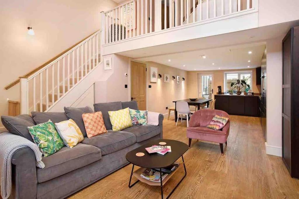 Seaside home, 150 steps to the beach view 4
