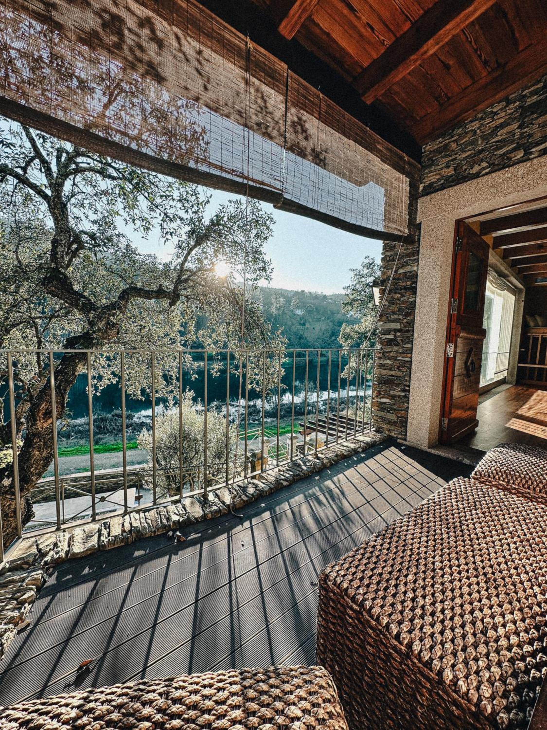 Aguilhões River House