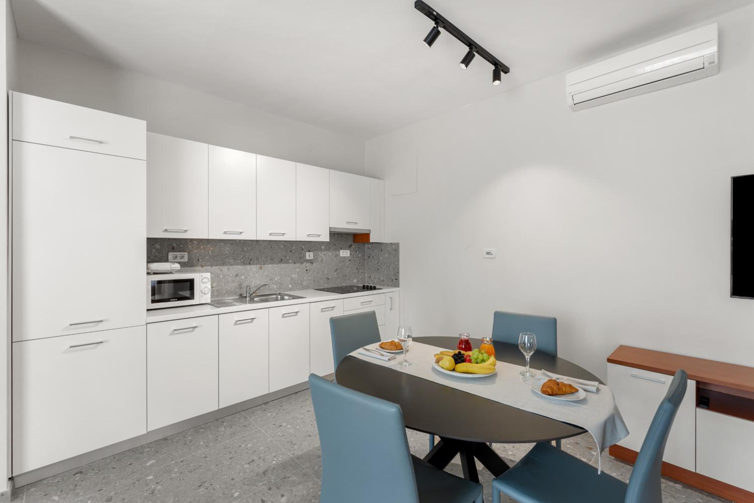 Apartment Complex Irena with Pool - Property Image 91