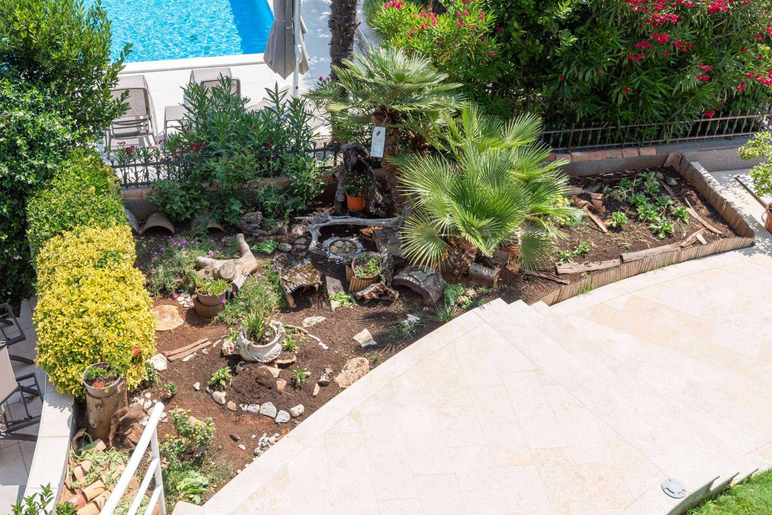 Apartment Complex Irena with Pool - Property Image 78