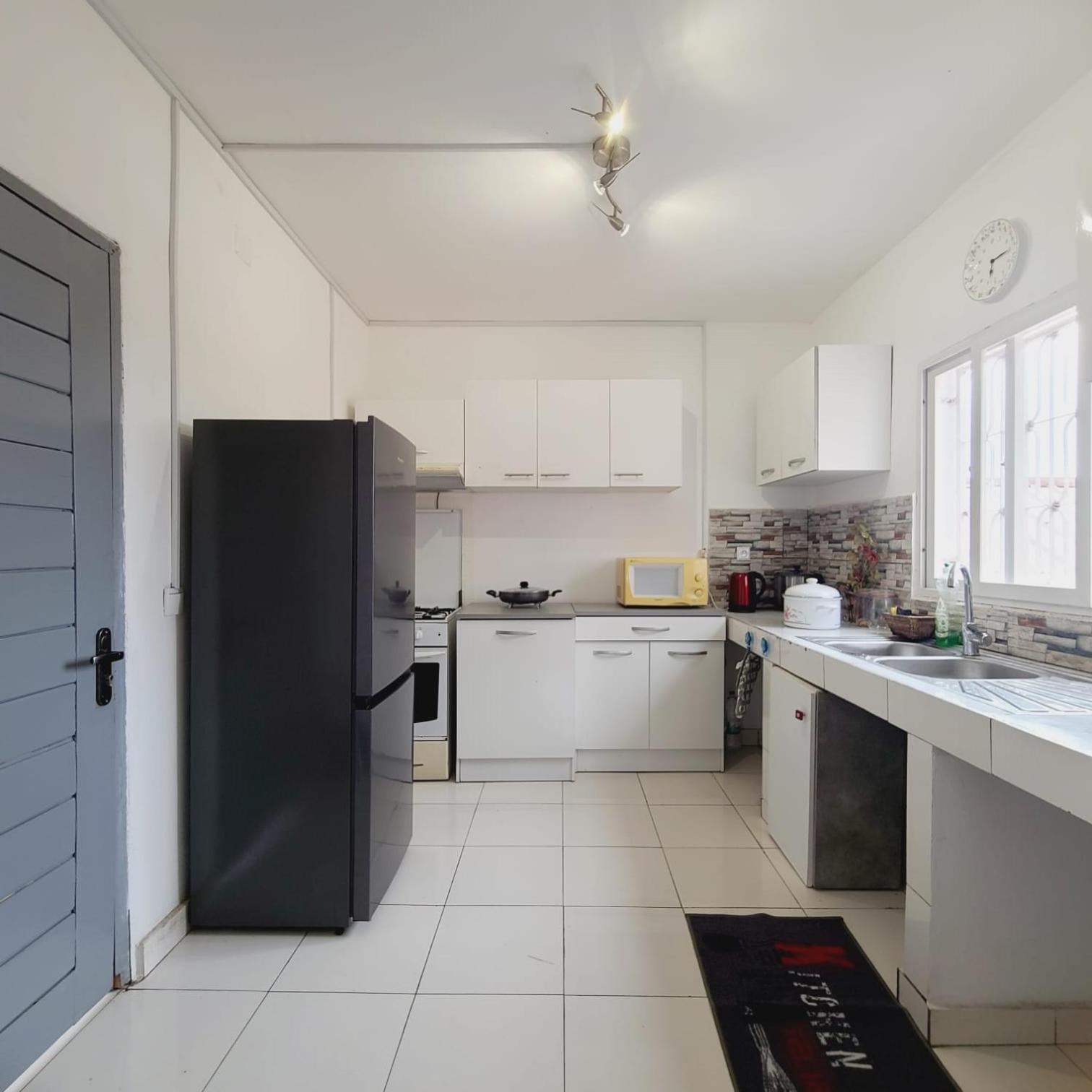 Maison Itaosy - Wifi Starlink, Garage & Jardin view 4