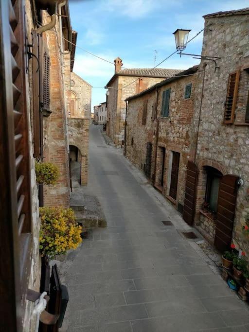 Oasi del borgo Montefollonico view 3