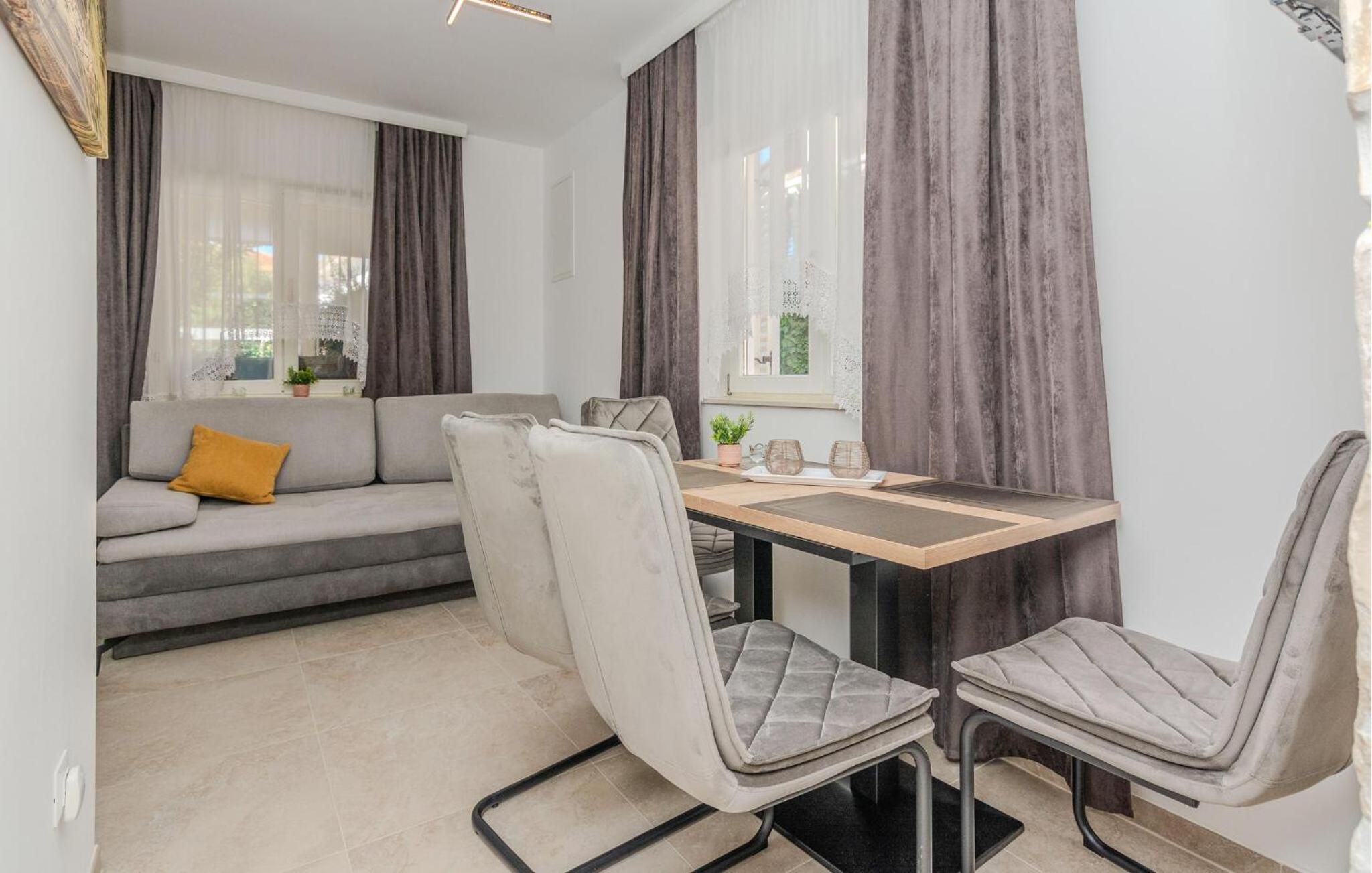 Cozy Apartment In Vir With Kitchen view 4