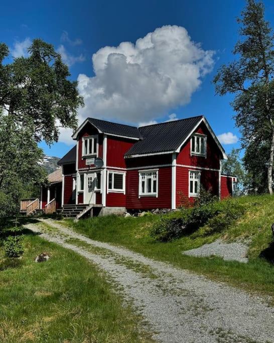 Handeland Lodge Near Trolltunga and Pulpit Rock Sleeps 18 with Sauna