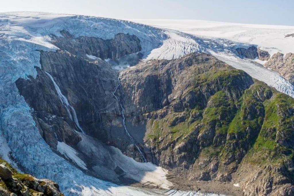 Handeland Lodge Near Trolltunga and Pulpit Rock Sleeps 18 with Sauna