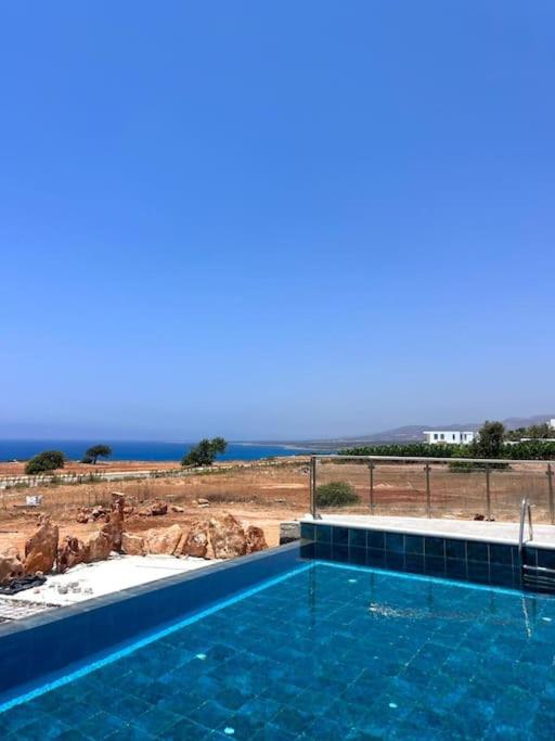Queen Eyridiki Luxury Villa 2