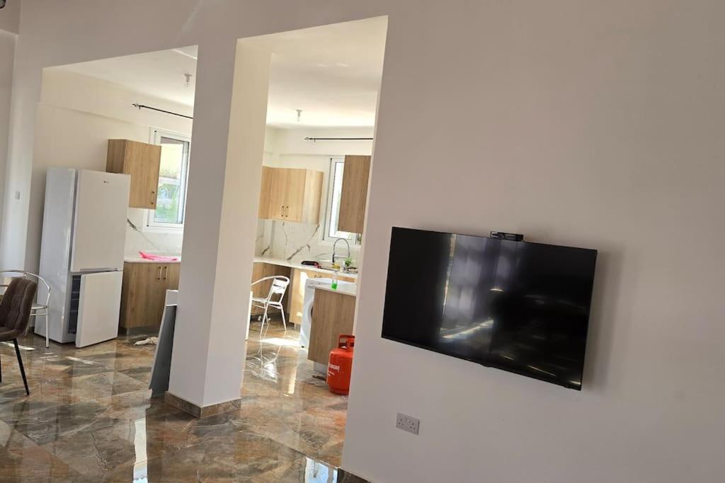 Queen Eyridiki Luxury Villa 2