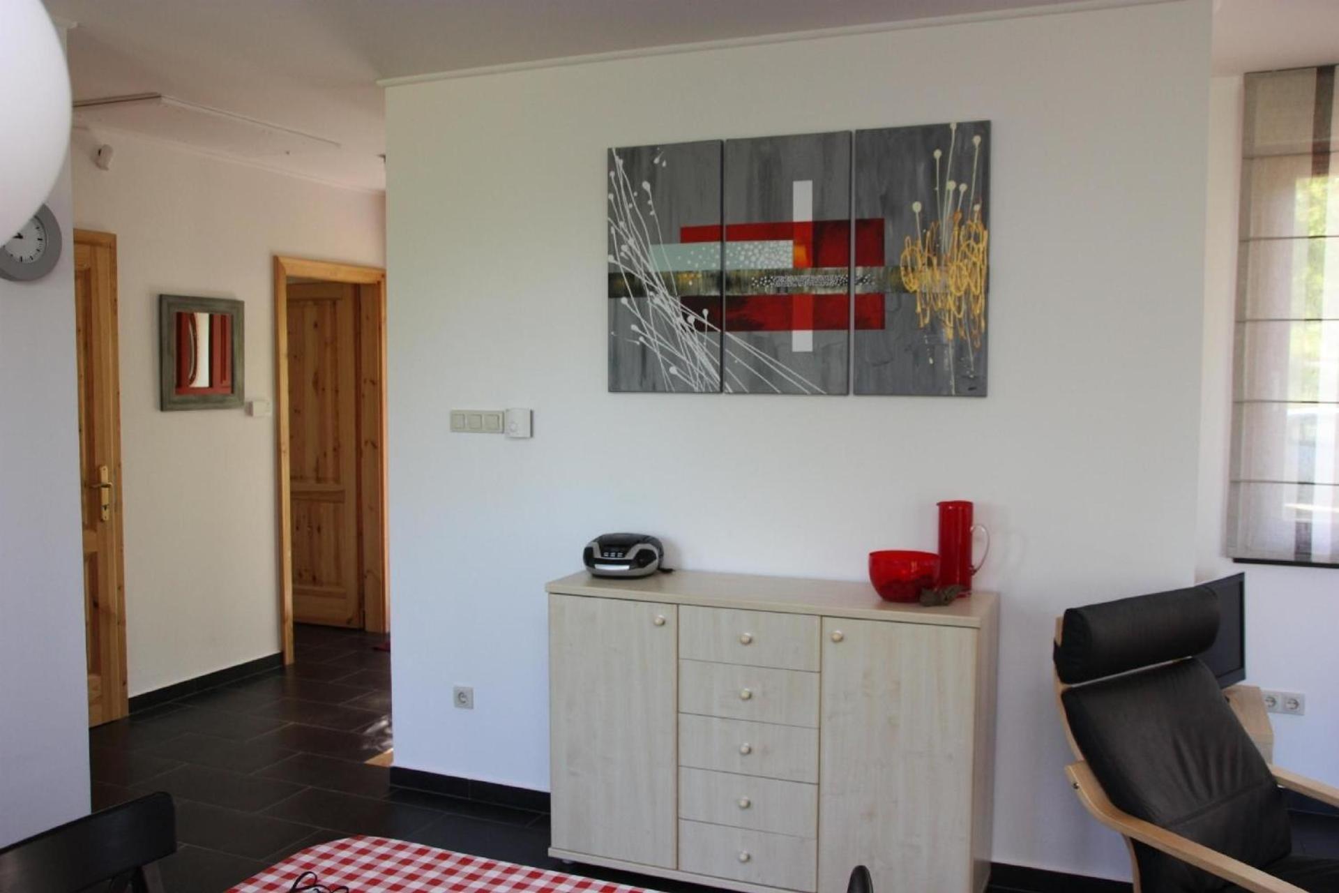 Haus mit großem Garten, Terrasse und Balkon view 3