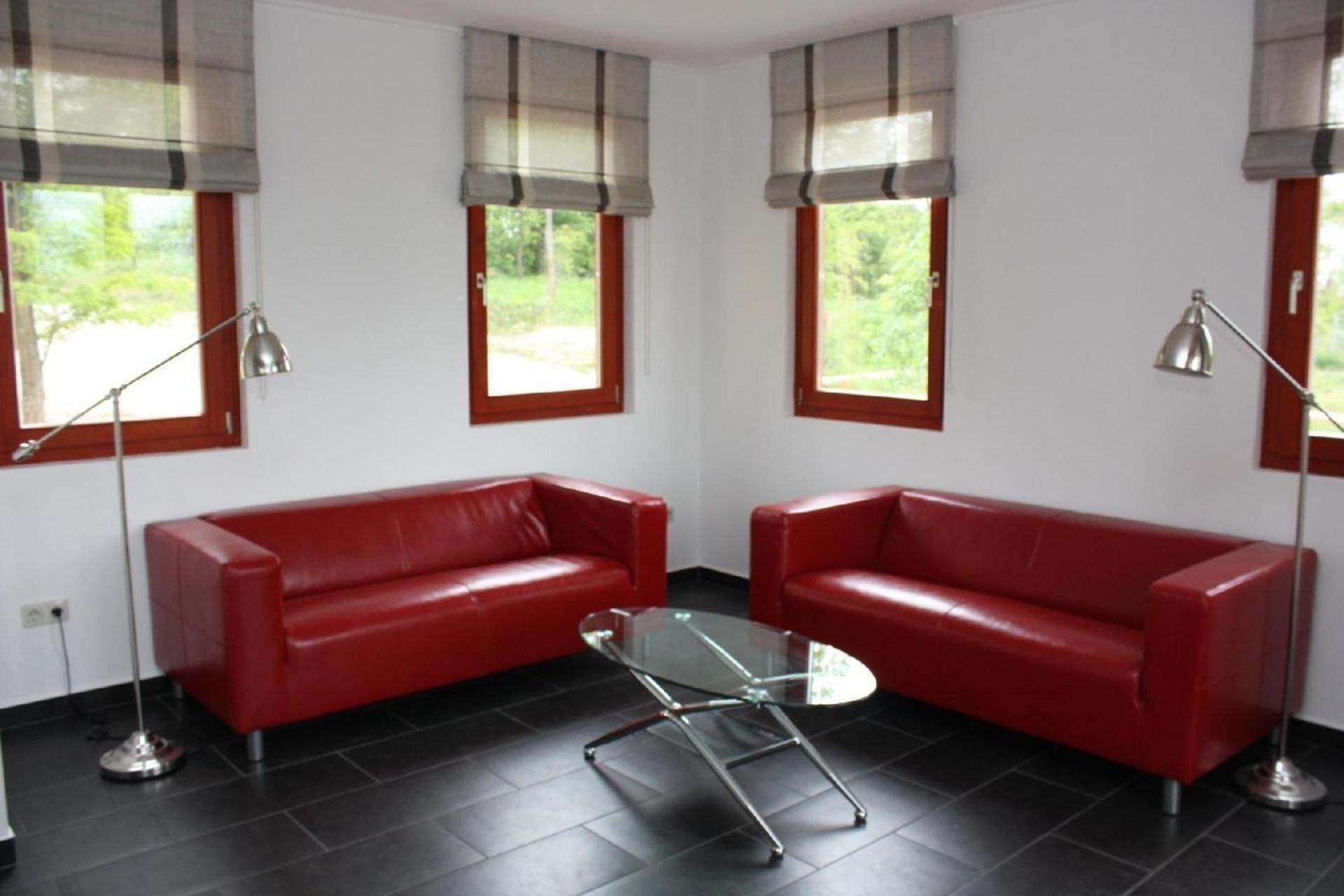 Haus mit großem Garten, Terrasse und Balkon view 4