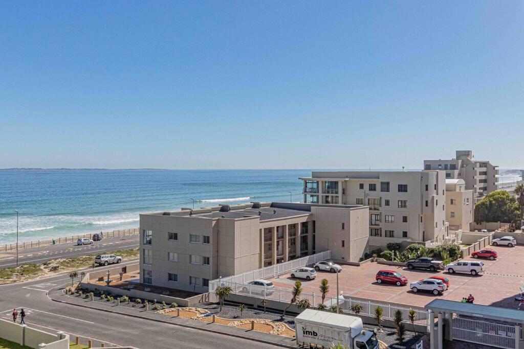 Beach Front Sea View 2 bedroom Table View Flat view 3