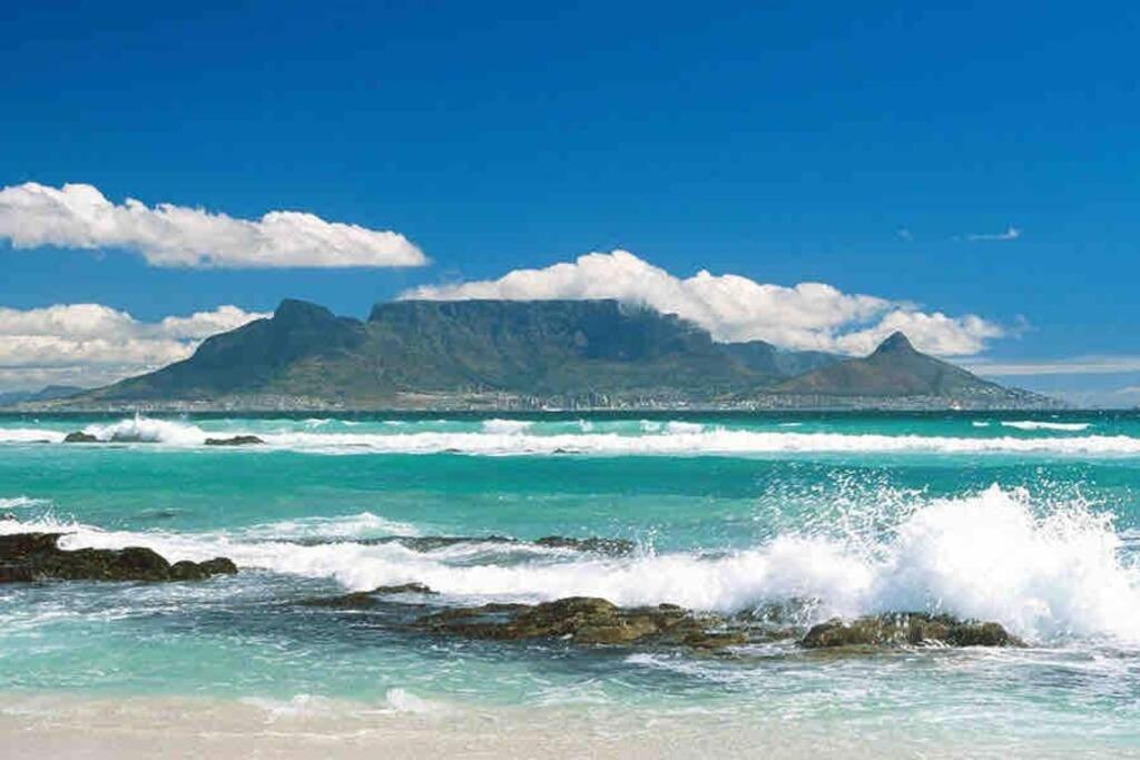 Beach Front Sea View 2 bedroom Table View Flat view 4