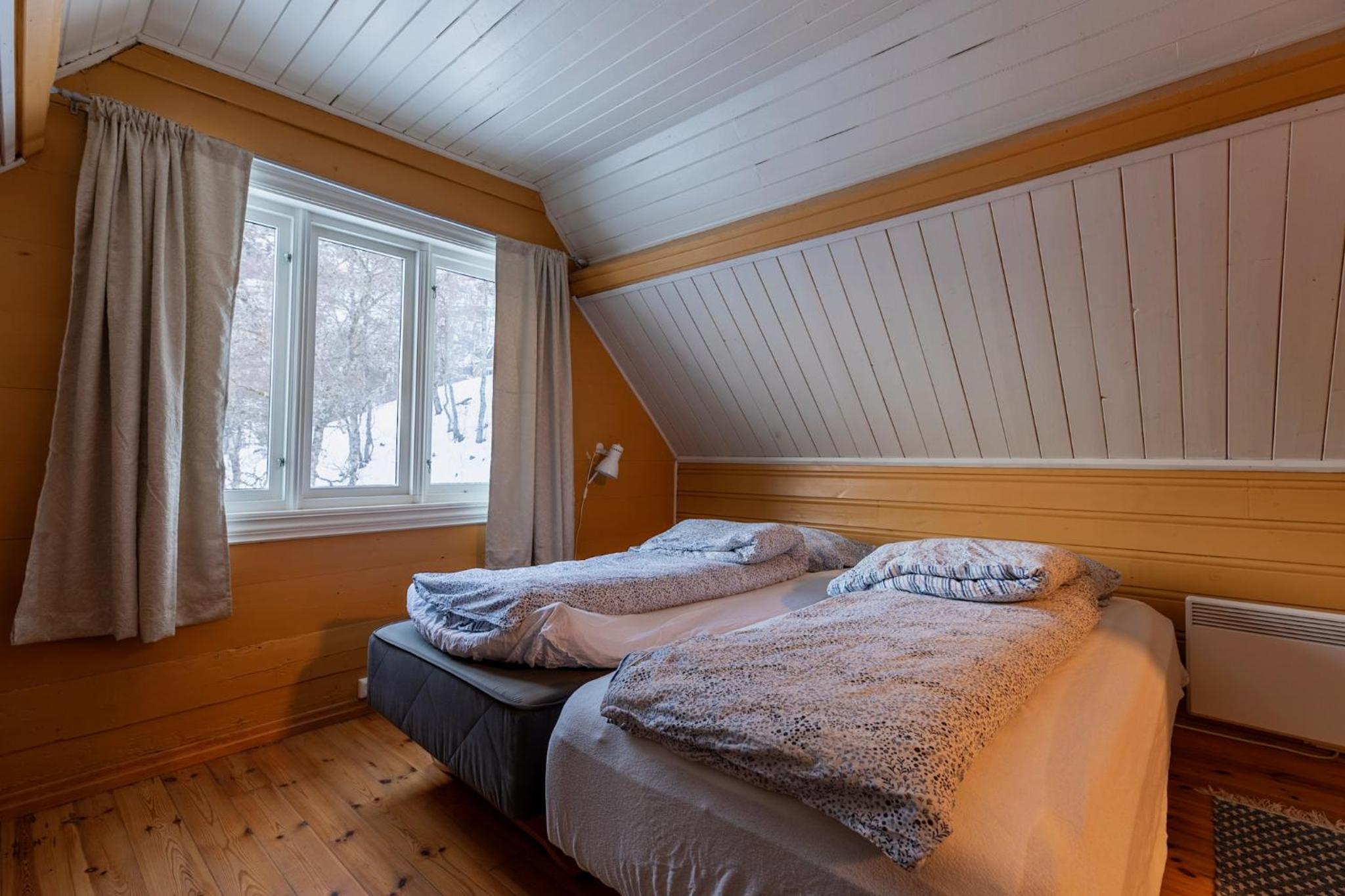 Handeland Lodge Near Trolltunga and Pulpit Rock Sleeps 18 with Sauna