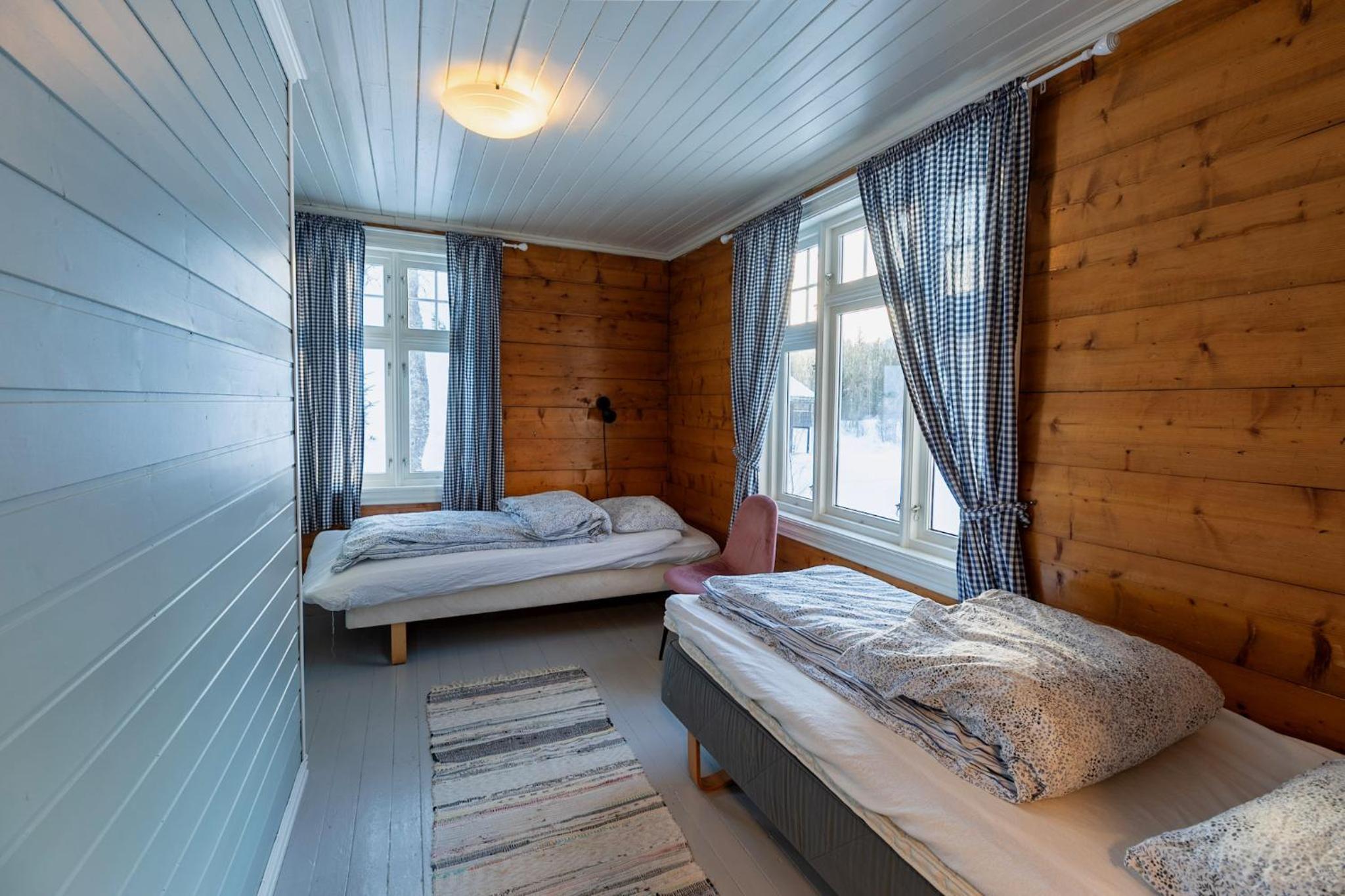 Handeland Lodge Near Trolltunga and Pulpit Rock Sleeps 18 with Sauna