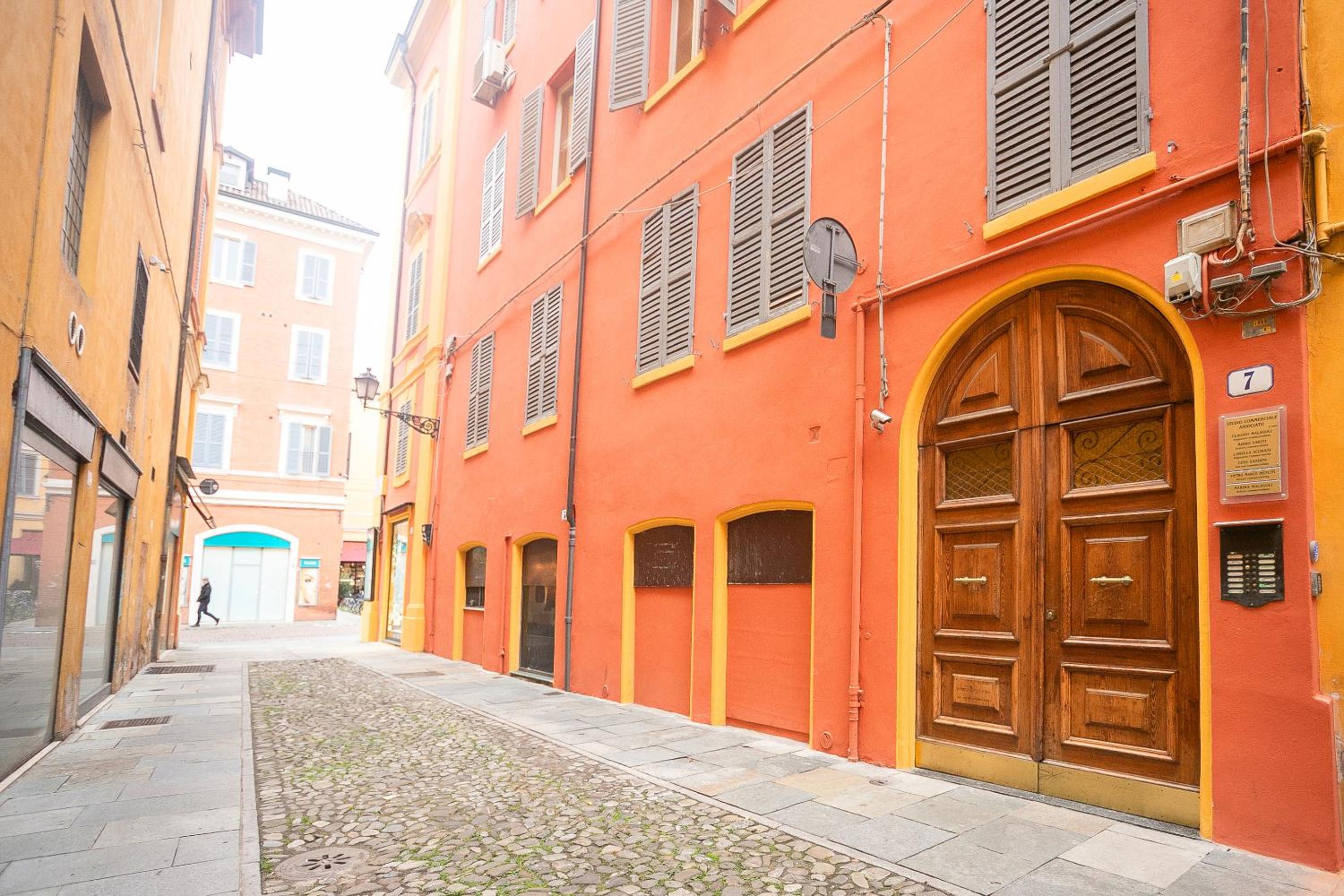 Center Vicolo Suite Apartment with Parking view 3