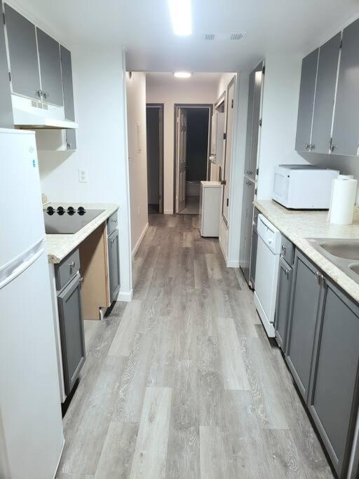 Beachside Fort Walton Retreat with Dining Nearby view 3