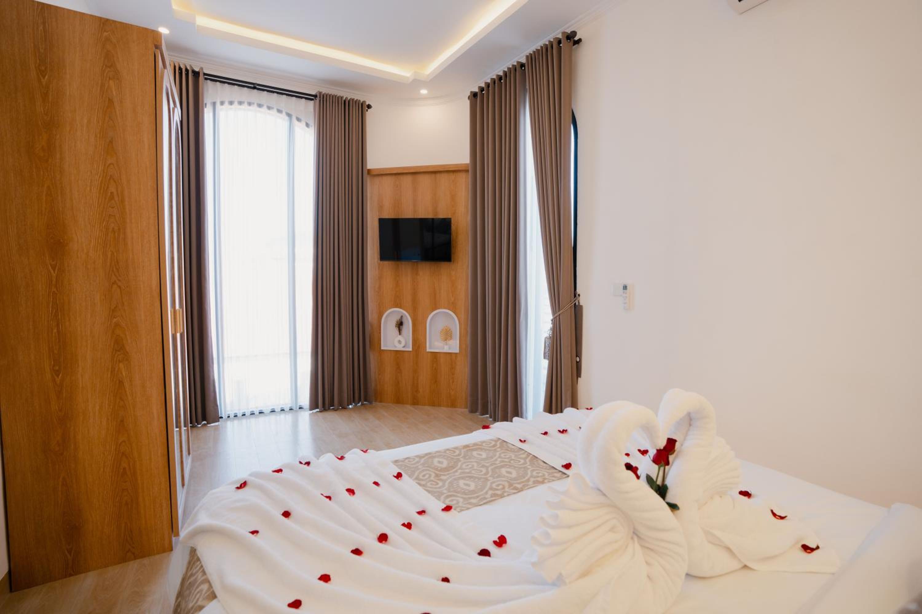 Melviano Suite & Villa view 2