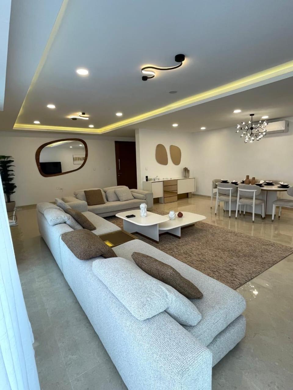 Appartement 3 Chambres avec Vue sur l Océan Piscine Salle de Sport et Salle de Jeux view 2