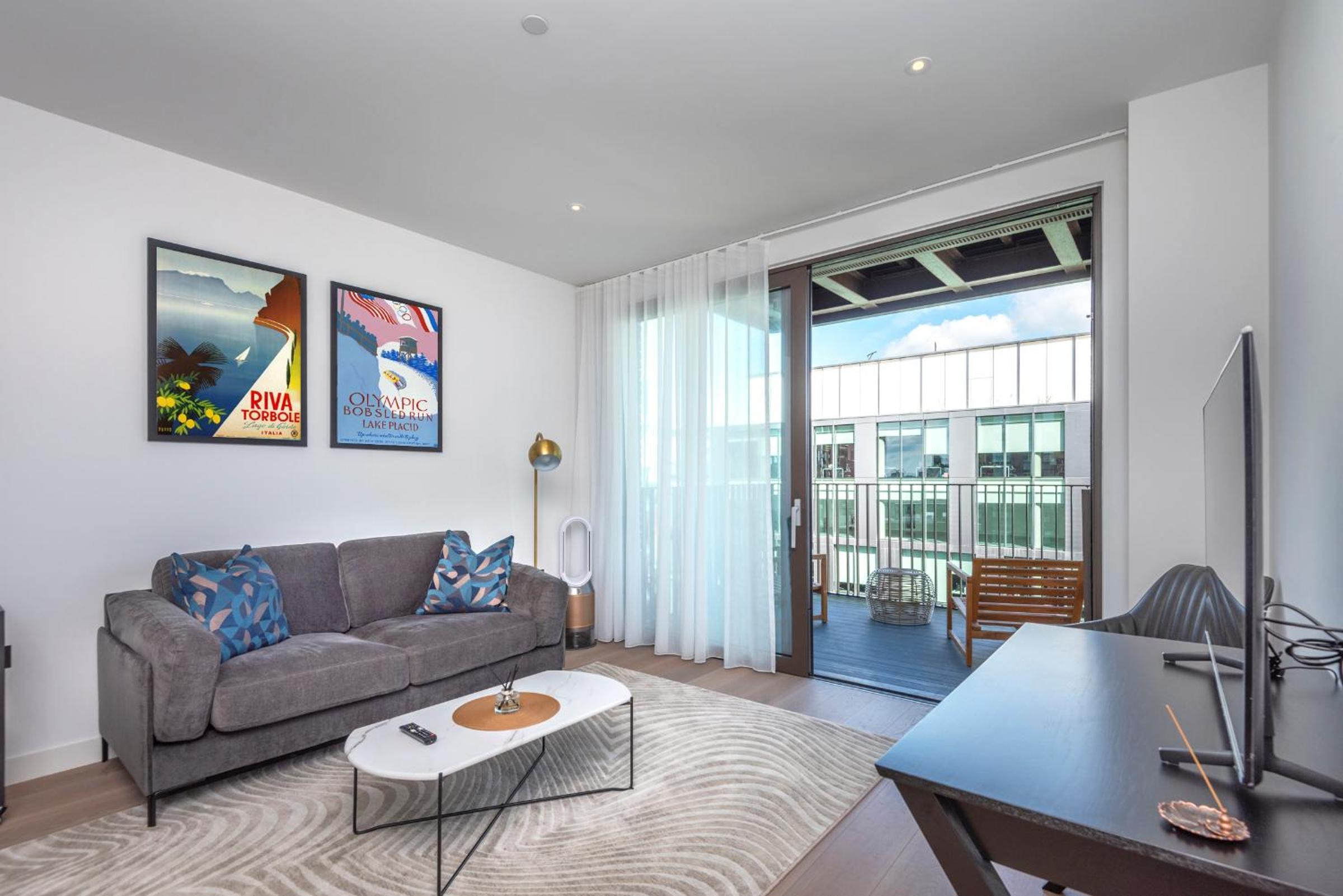 The Nine Elms Suite Devereux Residences view 2