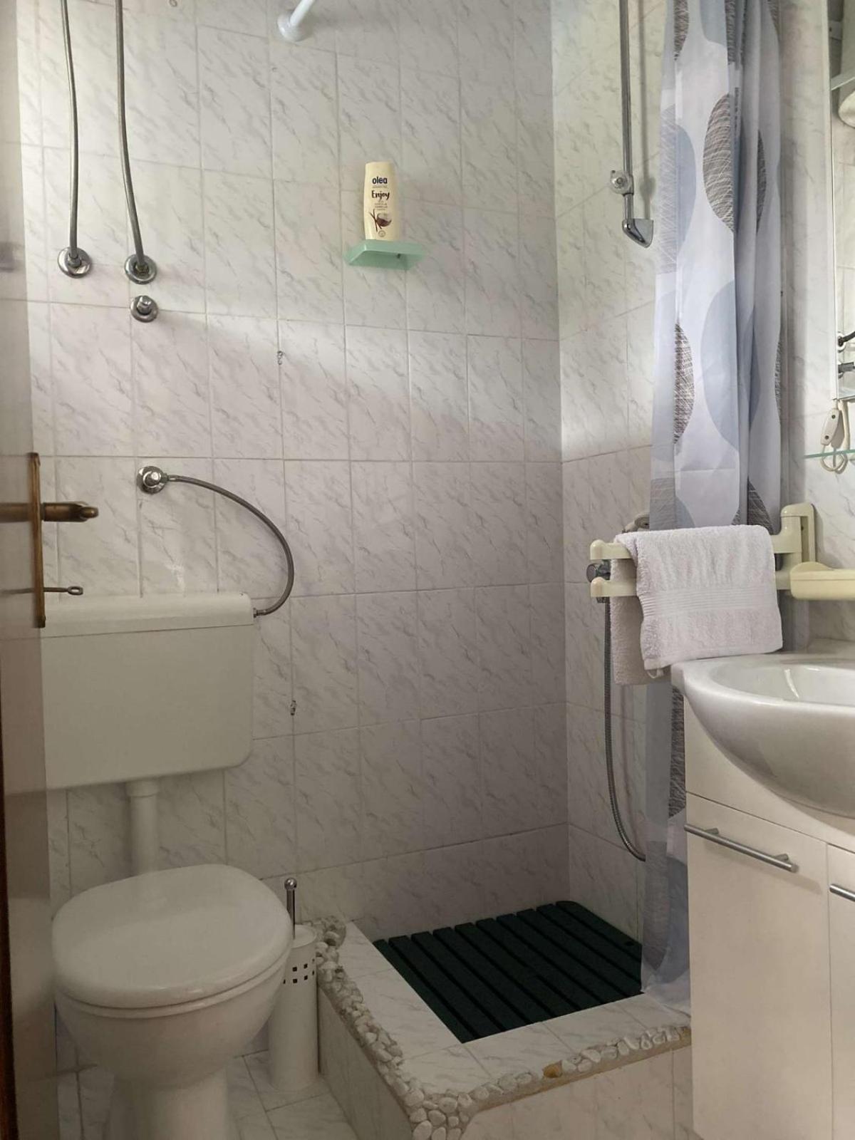 Apartment Serene in Starigrad near the town Senj