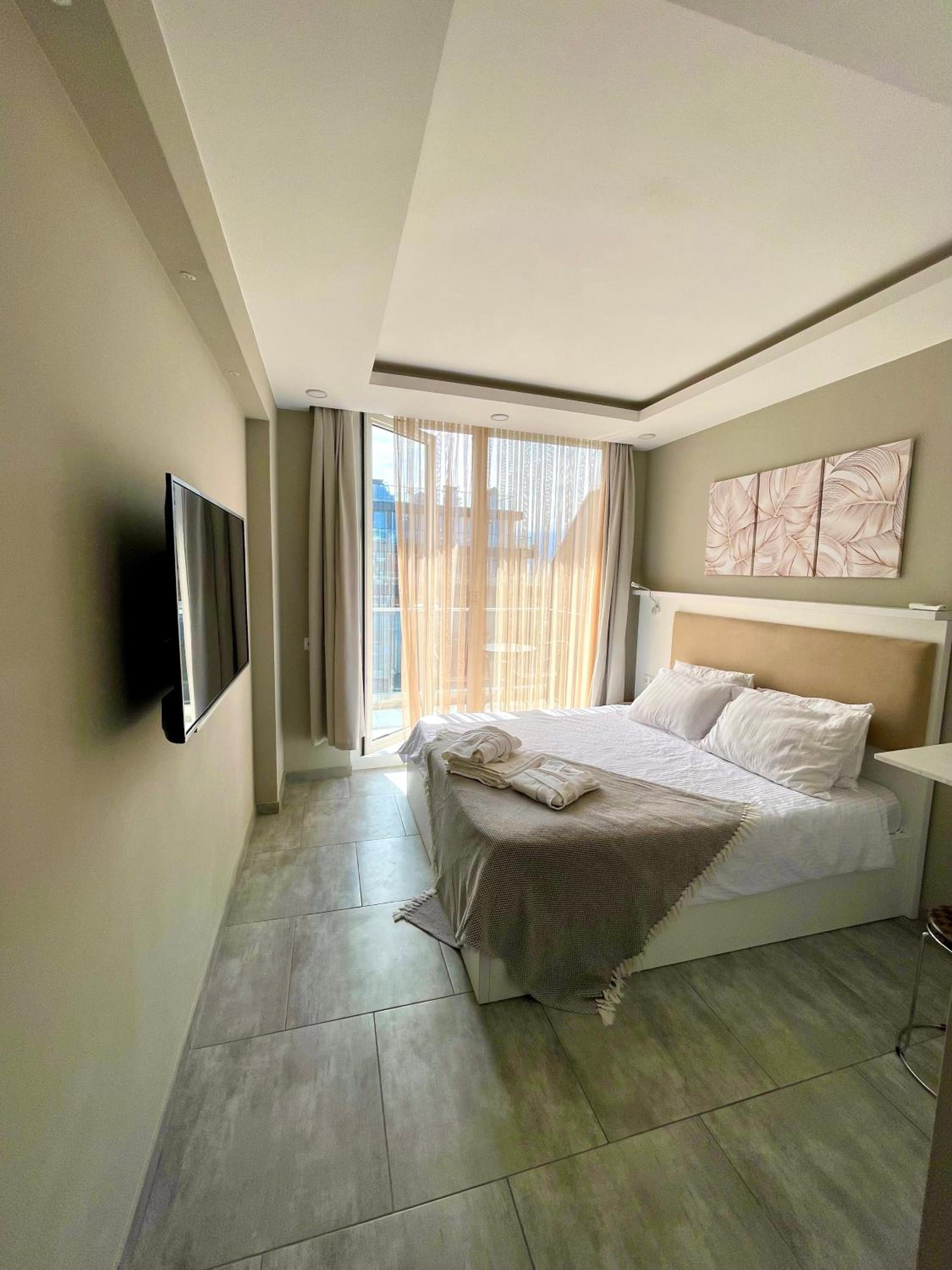 Sunrise Apartment 306B view 4