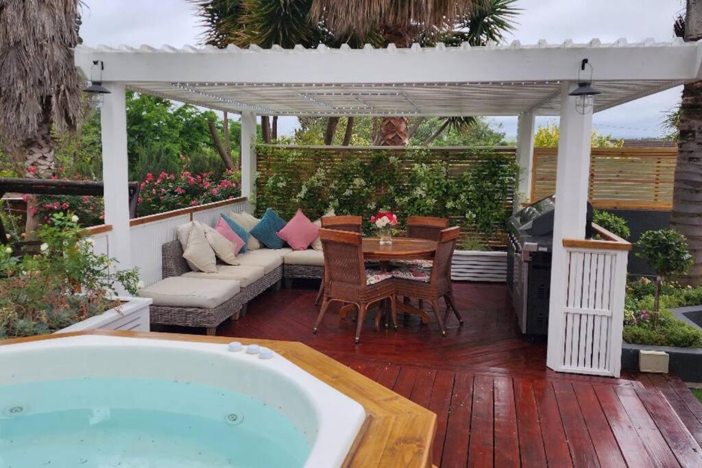 Tri-Angle B&B and Wellness Salon view 4