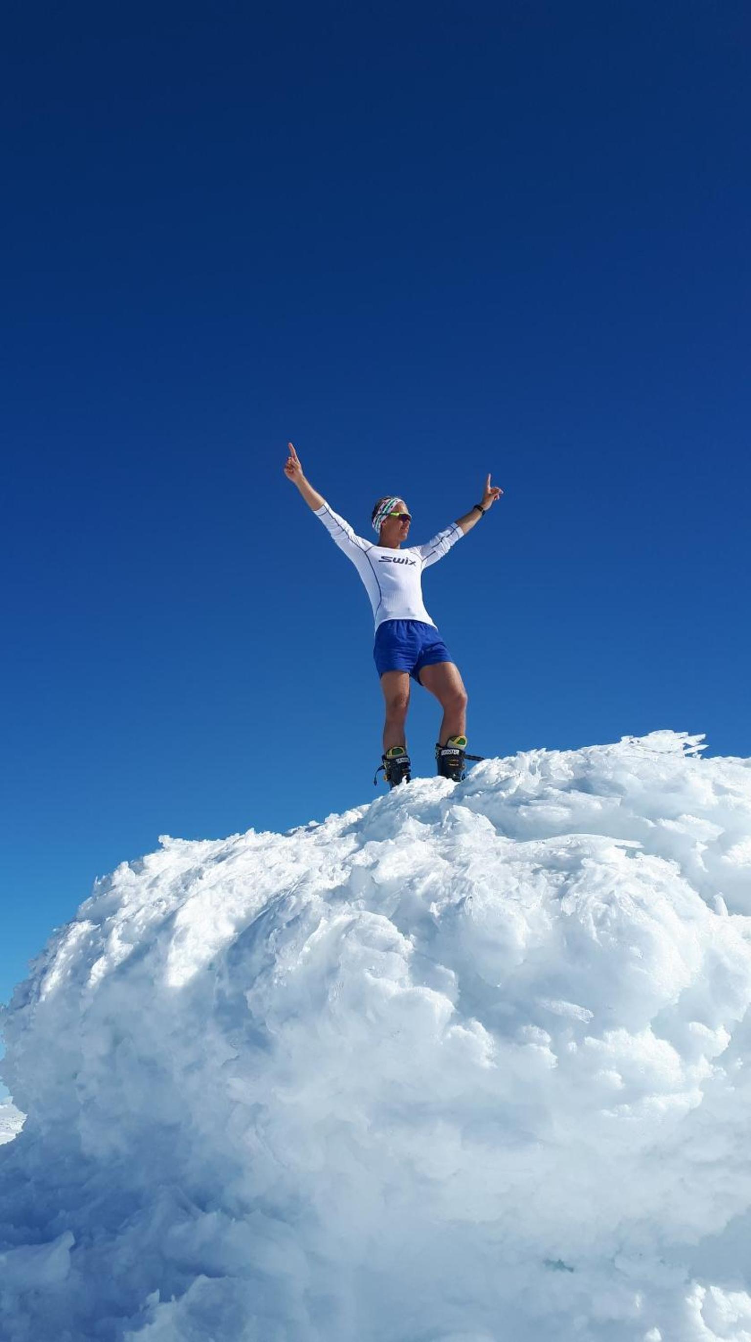 Handeland Lodge Near Trolltunga and Pulpit Rock Sleeps 18 with Sauna