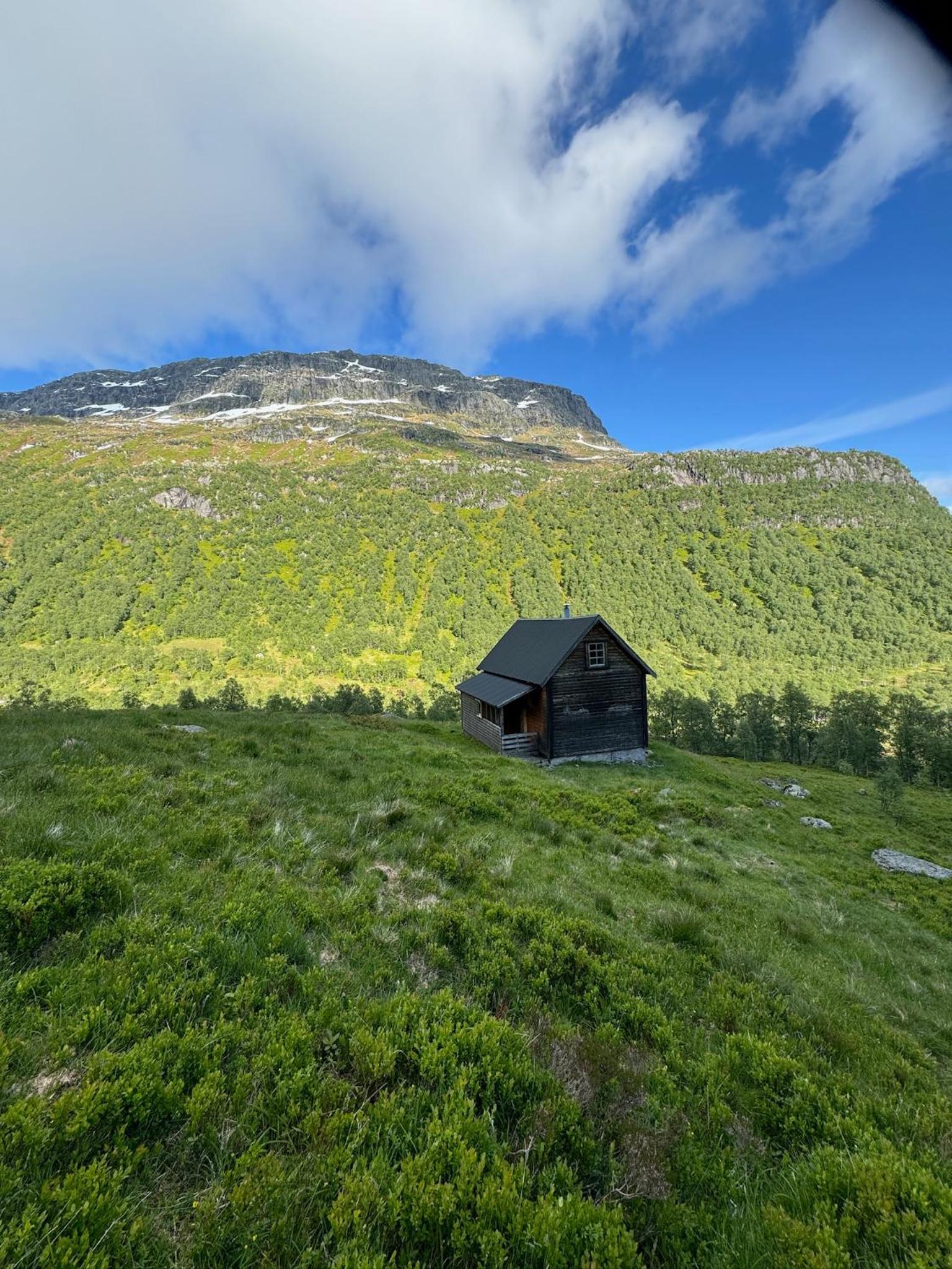Handeland Lodge Near Trolltunga and Pulpit Rock Sleeps 18 with Sauna