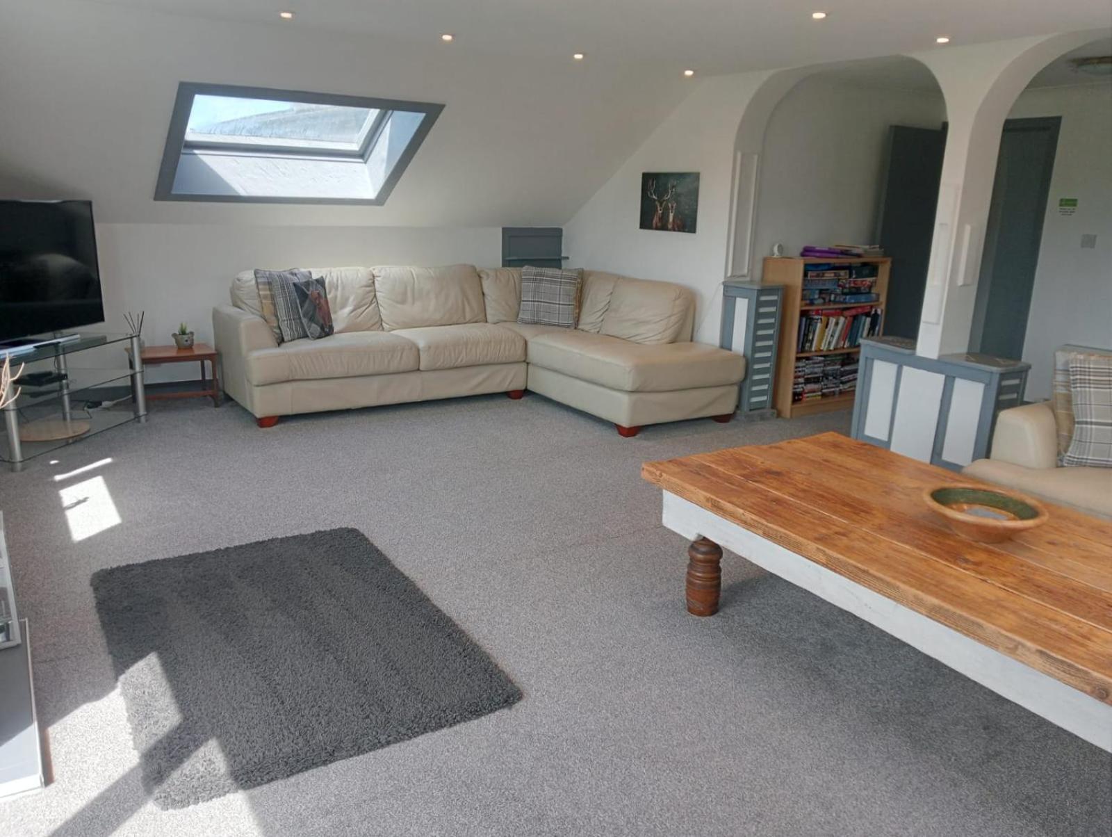 Self Catering Spacious open plan 3 bed apartment with sea views view 3