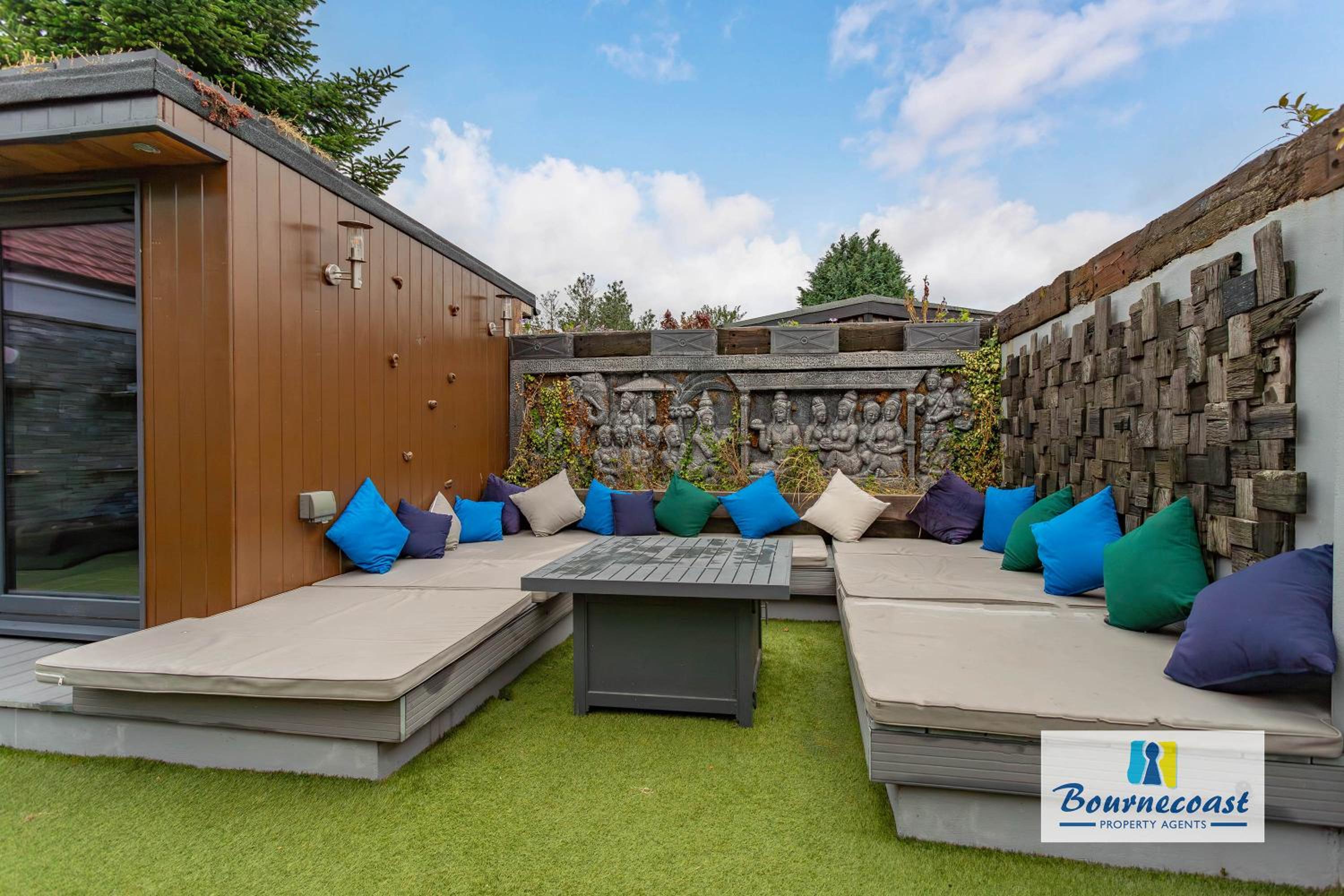 Bournecoast - family home with bar and short beach stroll - 9607 view 5