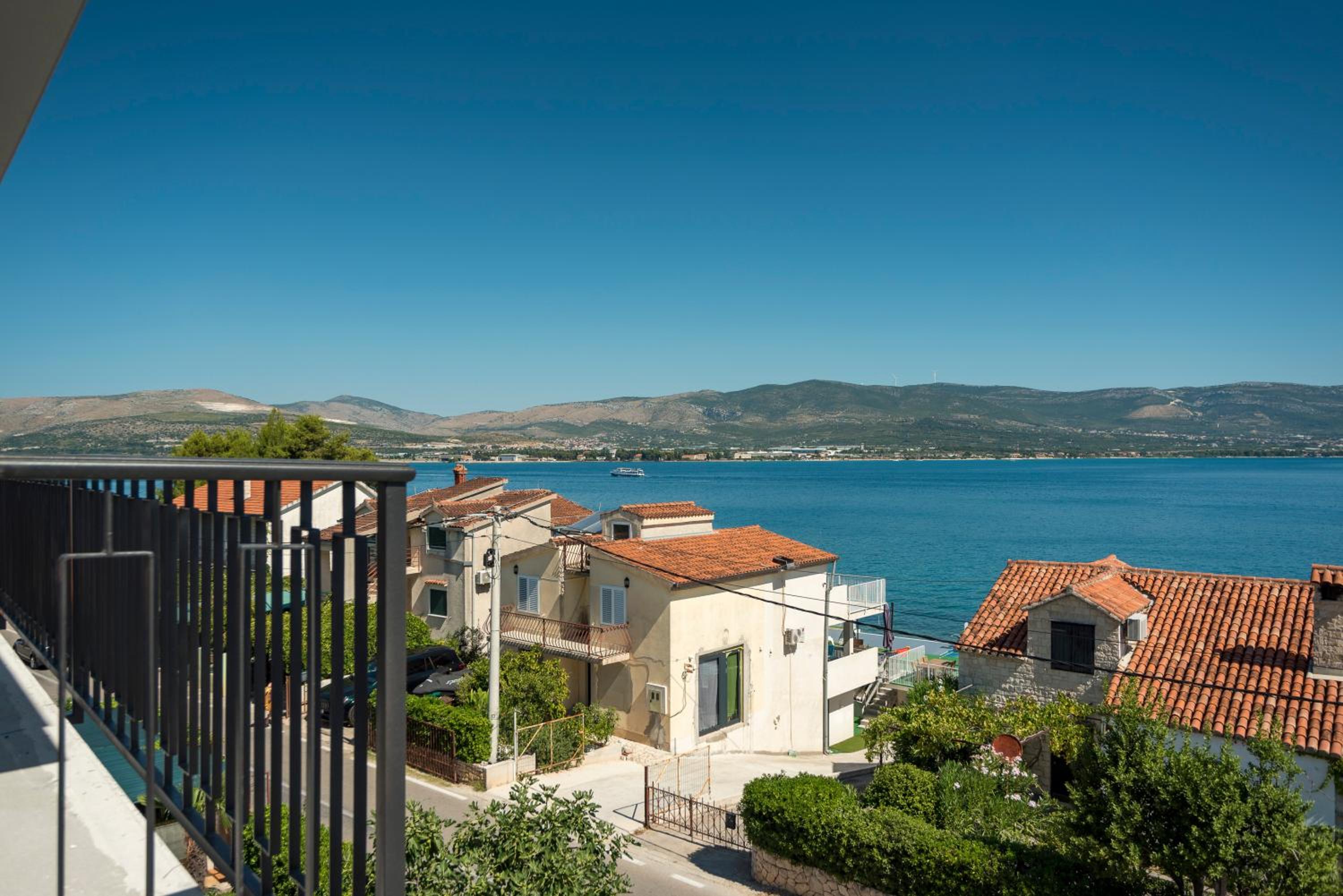 Luxury apartments Nicole view 2