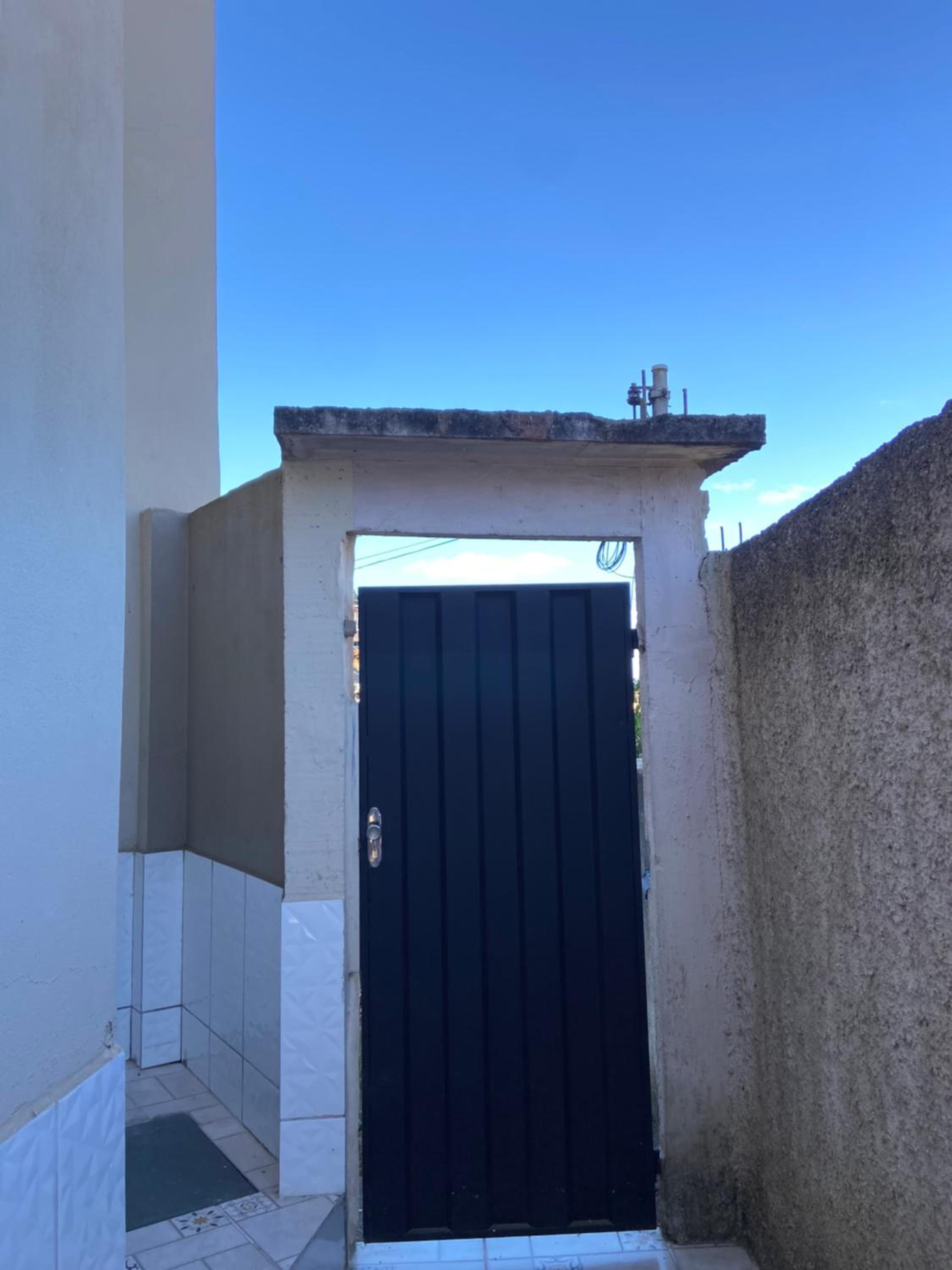 Casa arejada e iluminada, cozinha completa