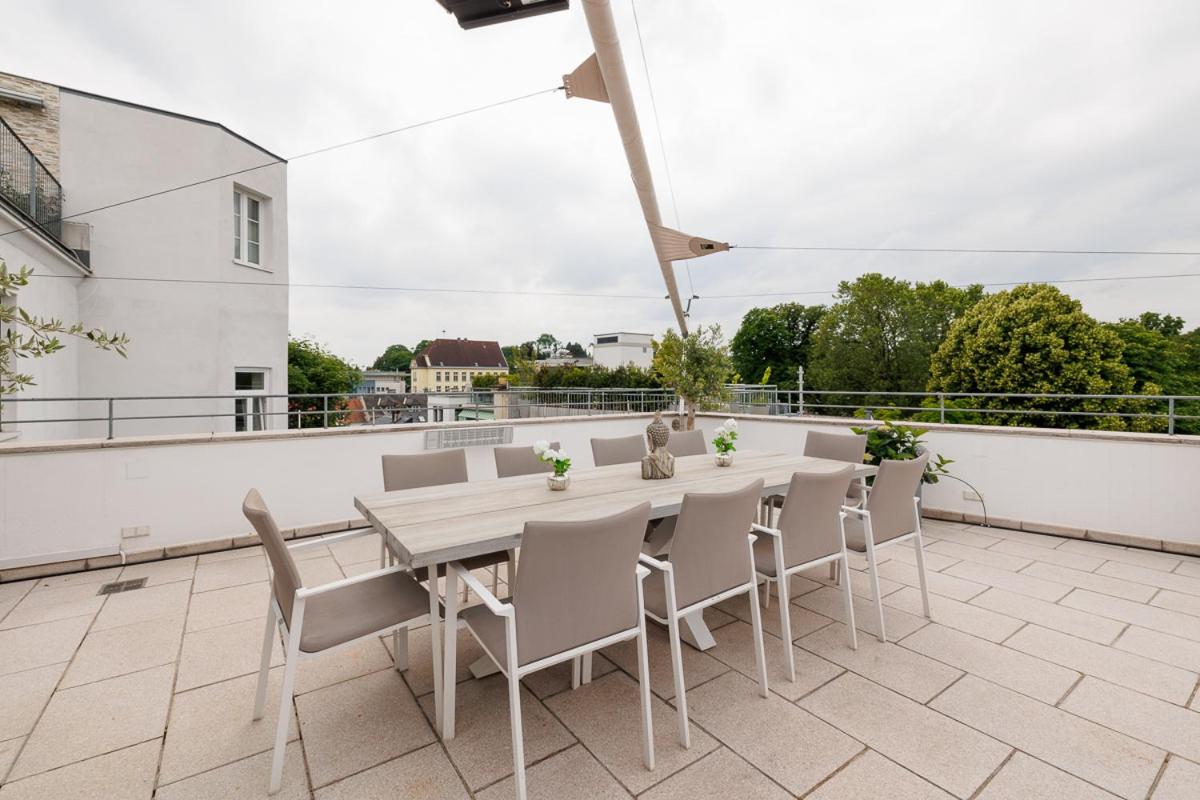 Luxury Loft Retreat by JR City Apartments
