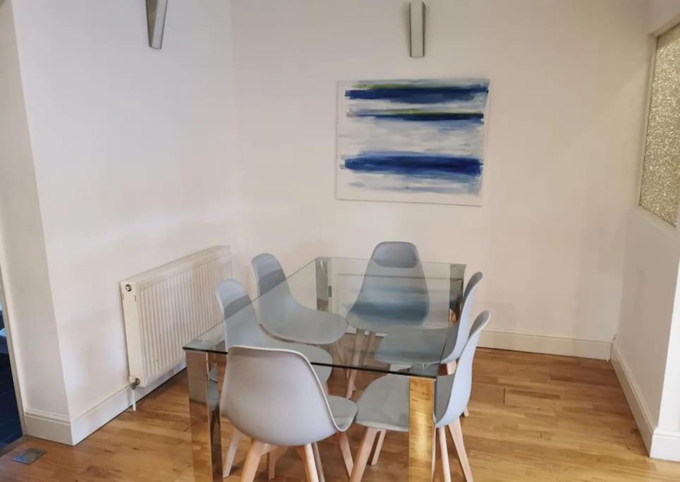 Oxford Vacations - City center Wifi Netfix Comfy house - Property Image 5