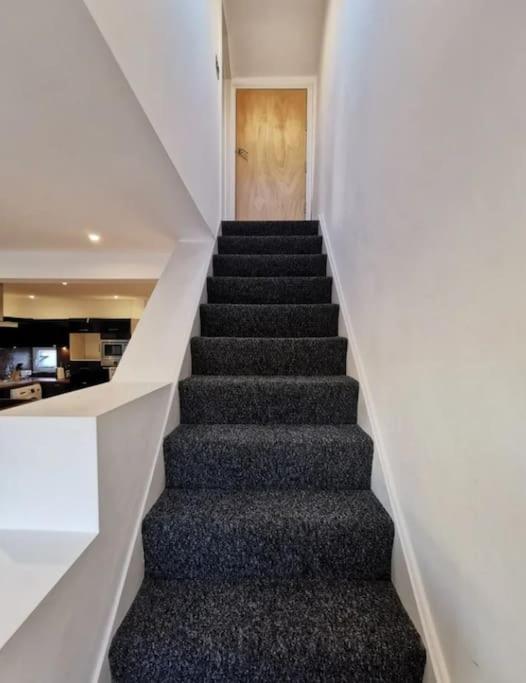 Oxford Vacations - City center Wifi Netfix Comfy house - Property Image 3