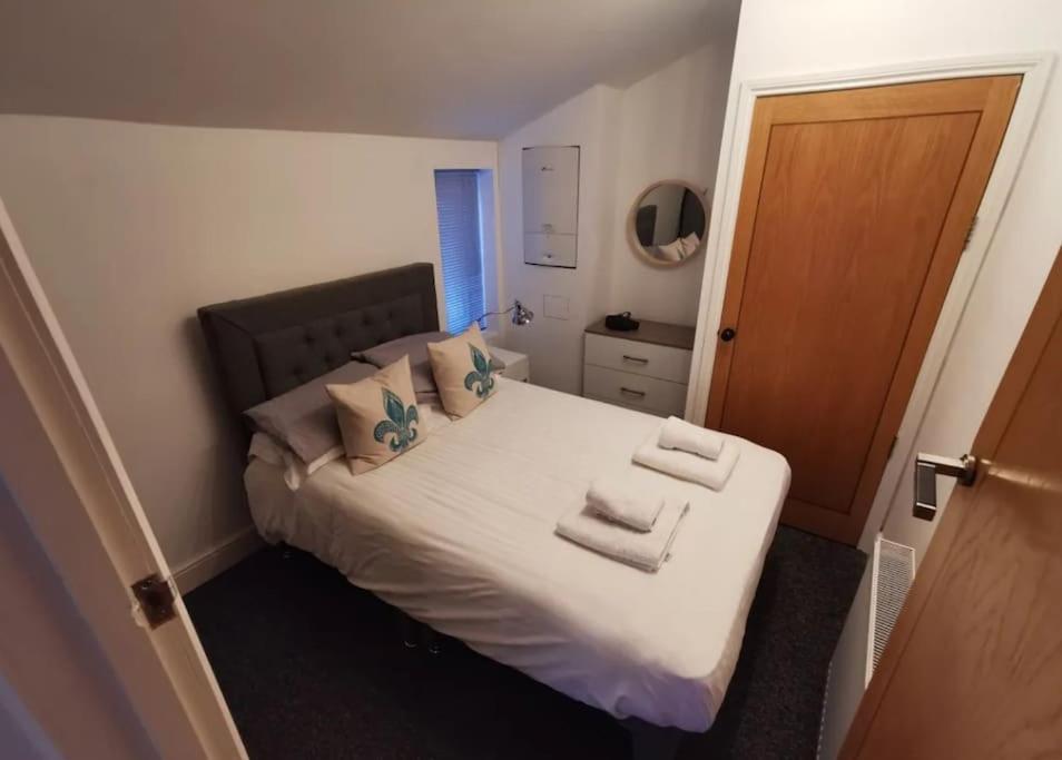Oxford Vacations - City center Wifi Netfix Comfy house - Property Image 9