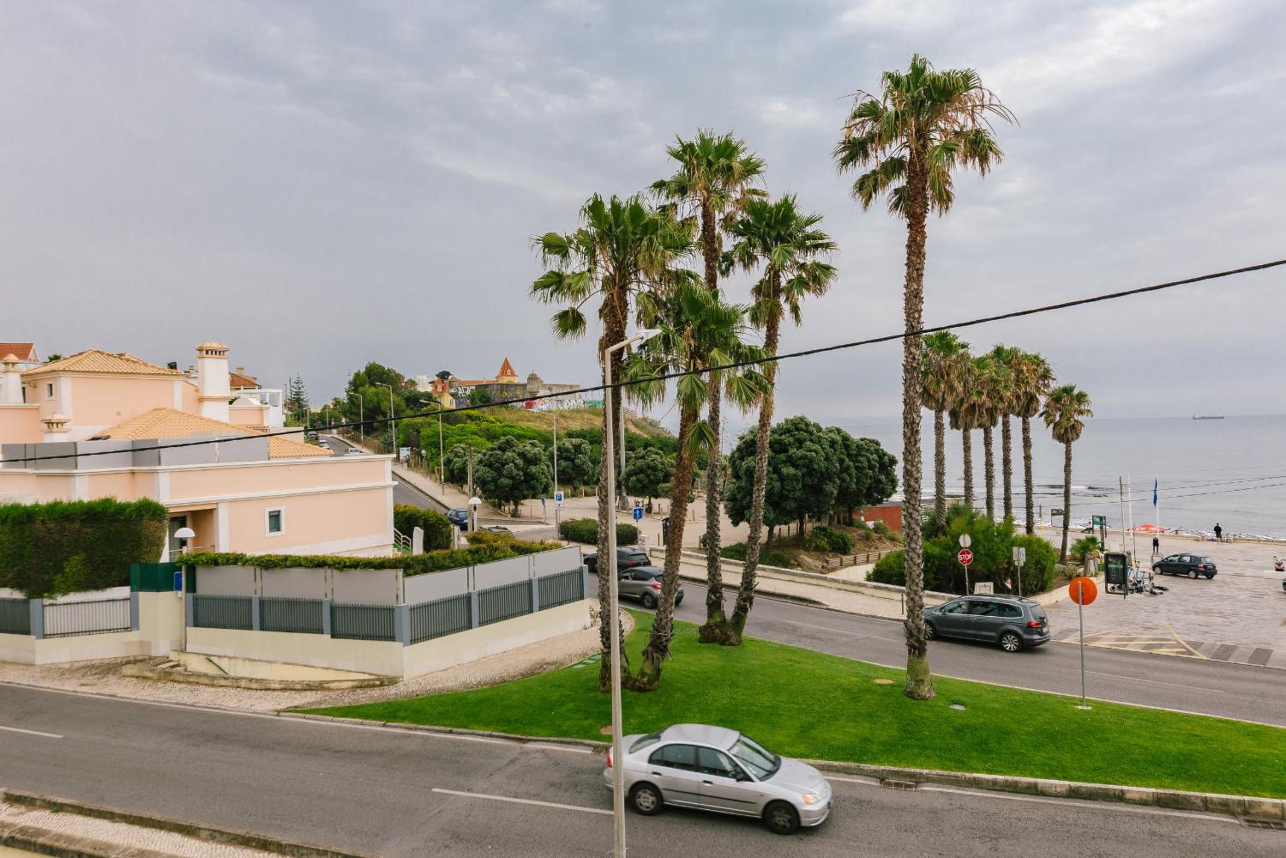RENT4REST Estoril Seafront Apartments view 5