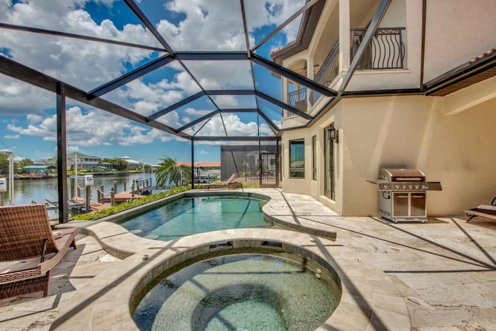 CoralVilla Regency - luxury villa with charme, pool, spa, gulf access view 2
