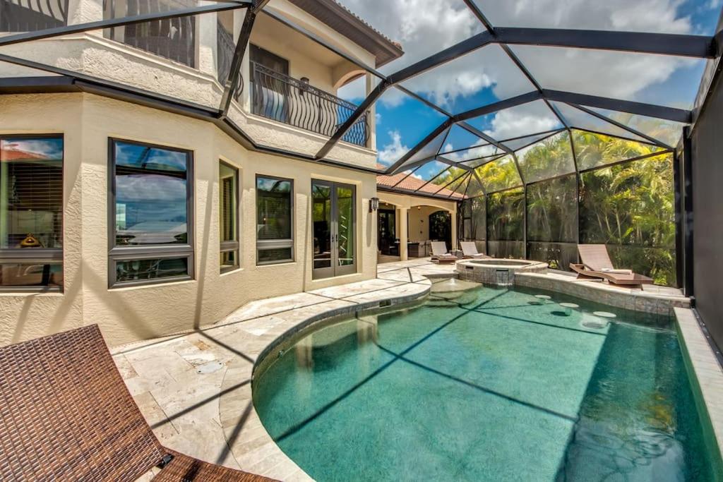 CoralVilla Regency - luxury villa with charme, pool, spa, gulf access view 4
