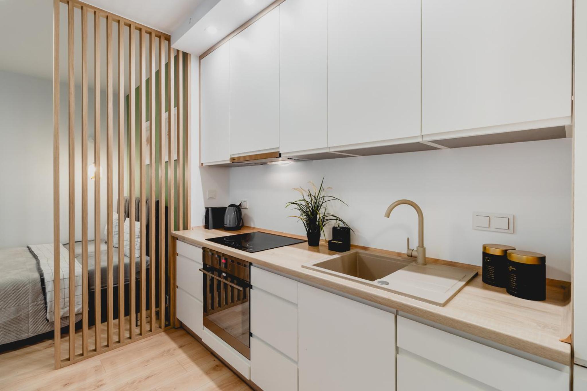 Urban Chic - City Center - Luxury Warsaw Stays - TowarowaAB street