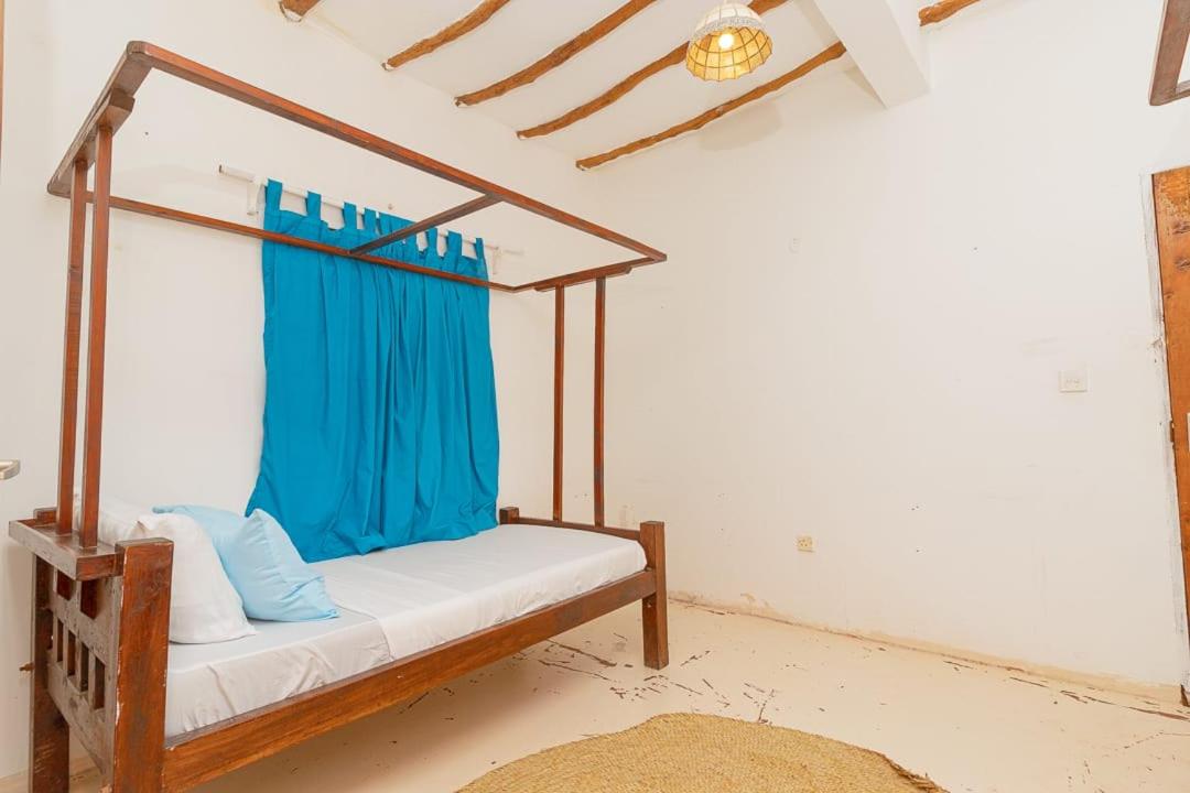 Backpackers castle