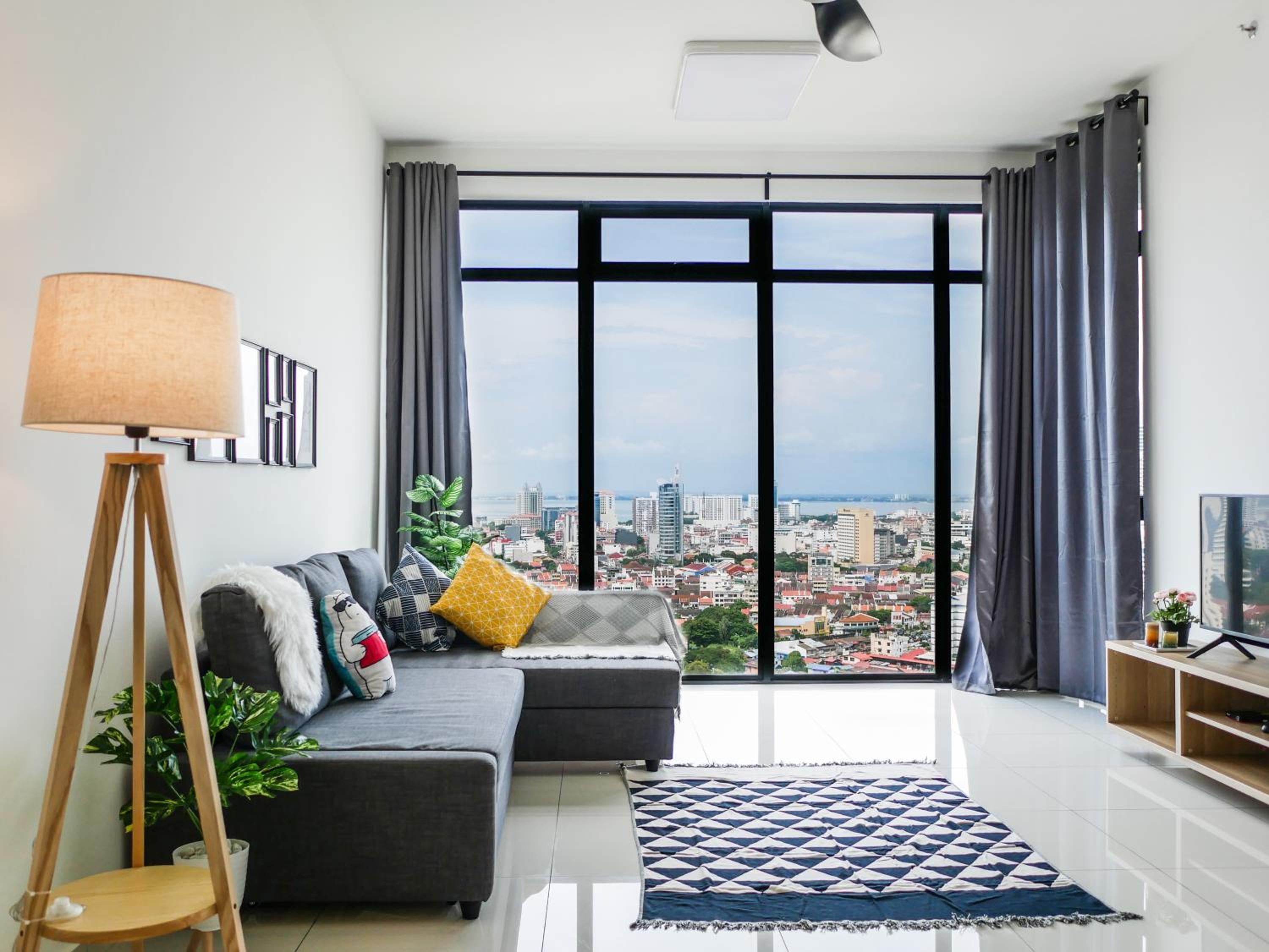 Beacon Executive Suites by S&F #InfinityPool #SkyGym photo 8