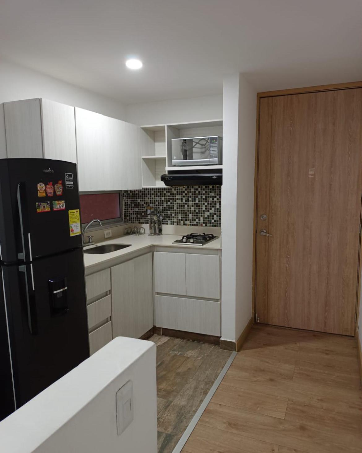 HERMOSO y CÓMODO APARTAESTUDIO SABANETA