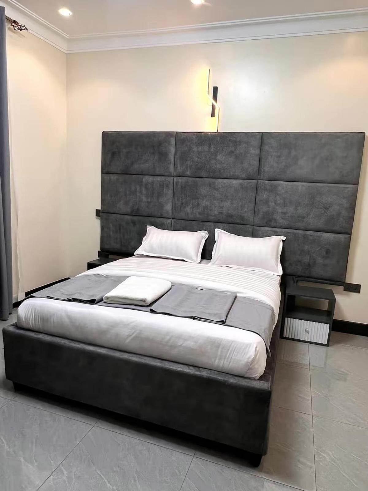 Lee Executive suite8 view 3