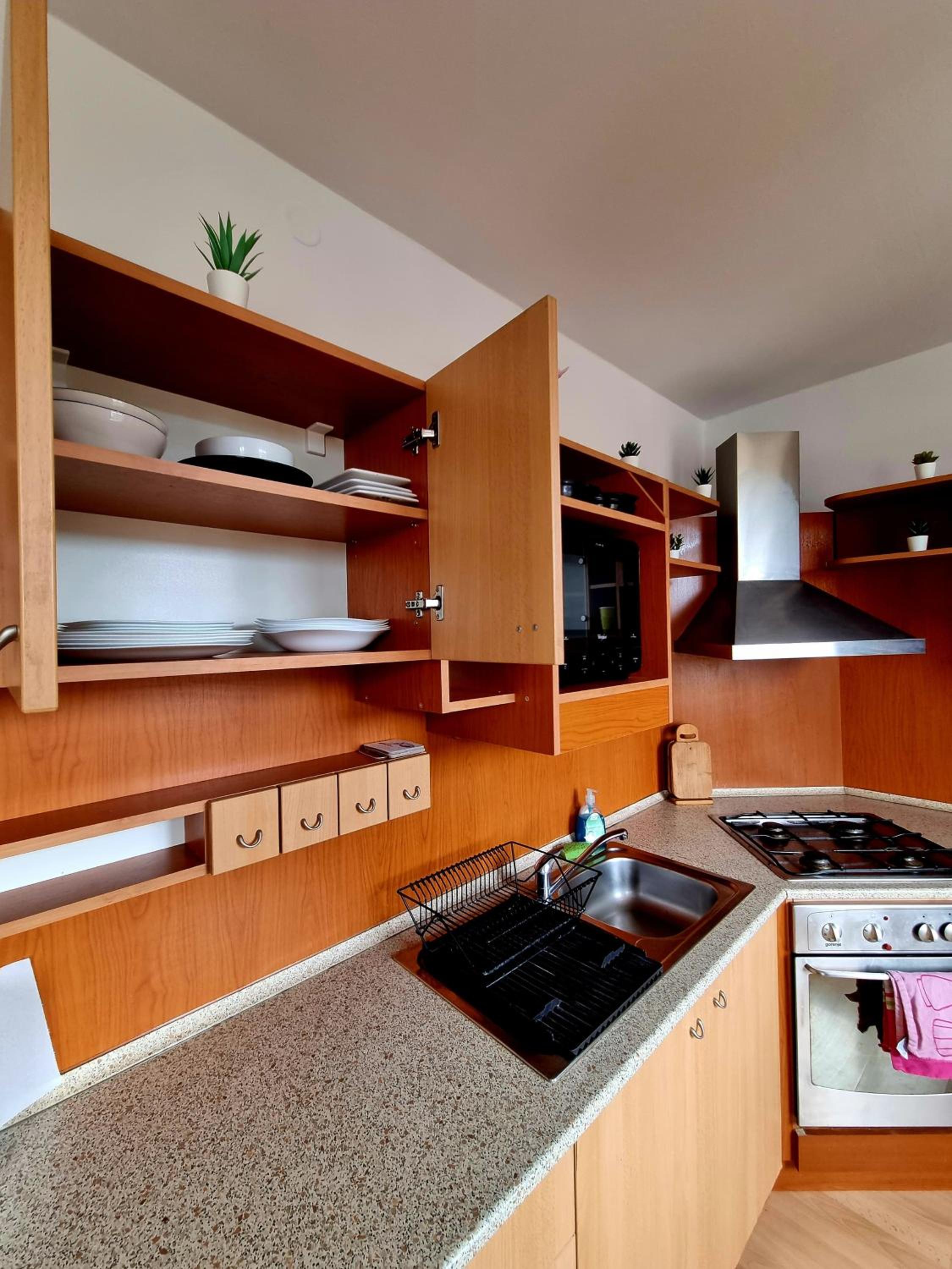 3 room Apartment near the train station and center