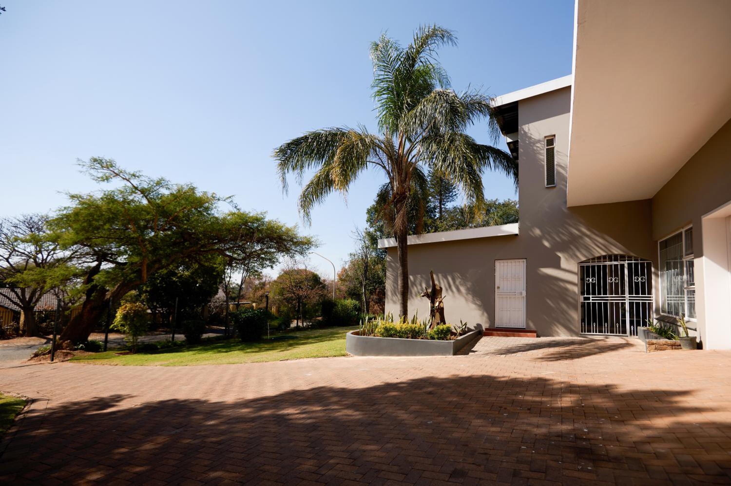 Sunny villa with pool and garden