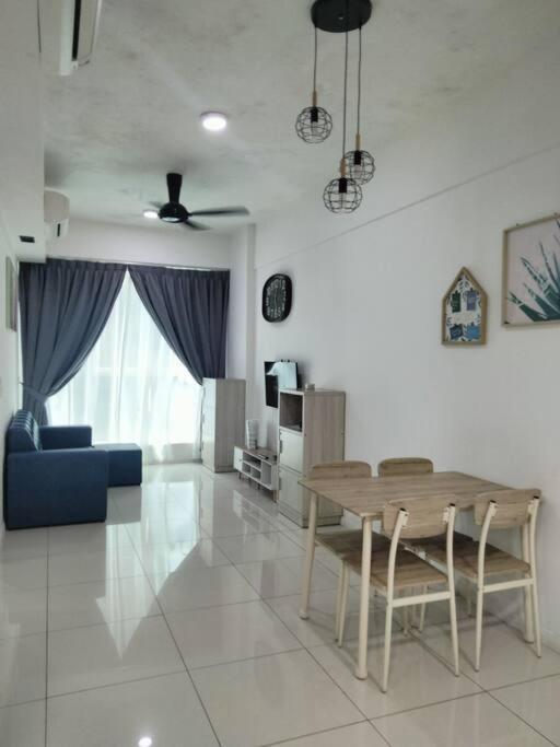EM Homestay Sutera Avenue photo 5