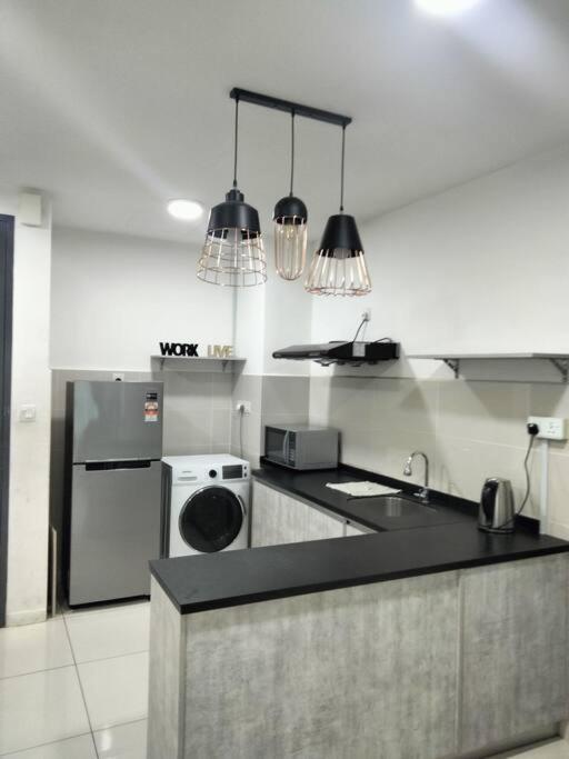 EM Homestay Sutera Avenue photo 2