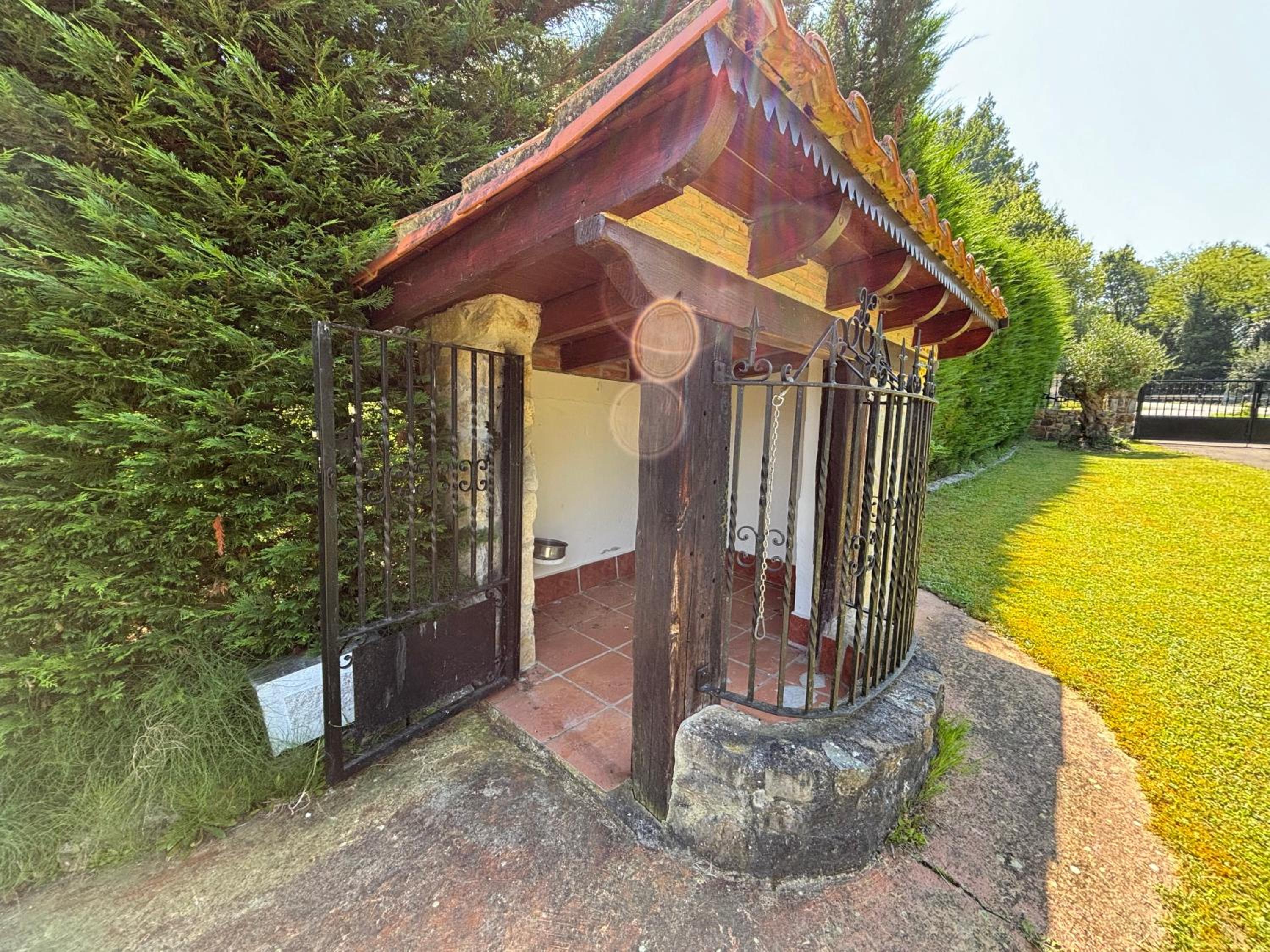 Vivienda turistica jardín con encanto y piscina