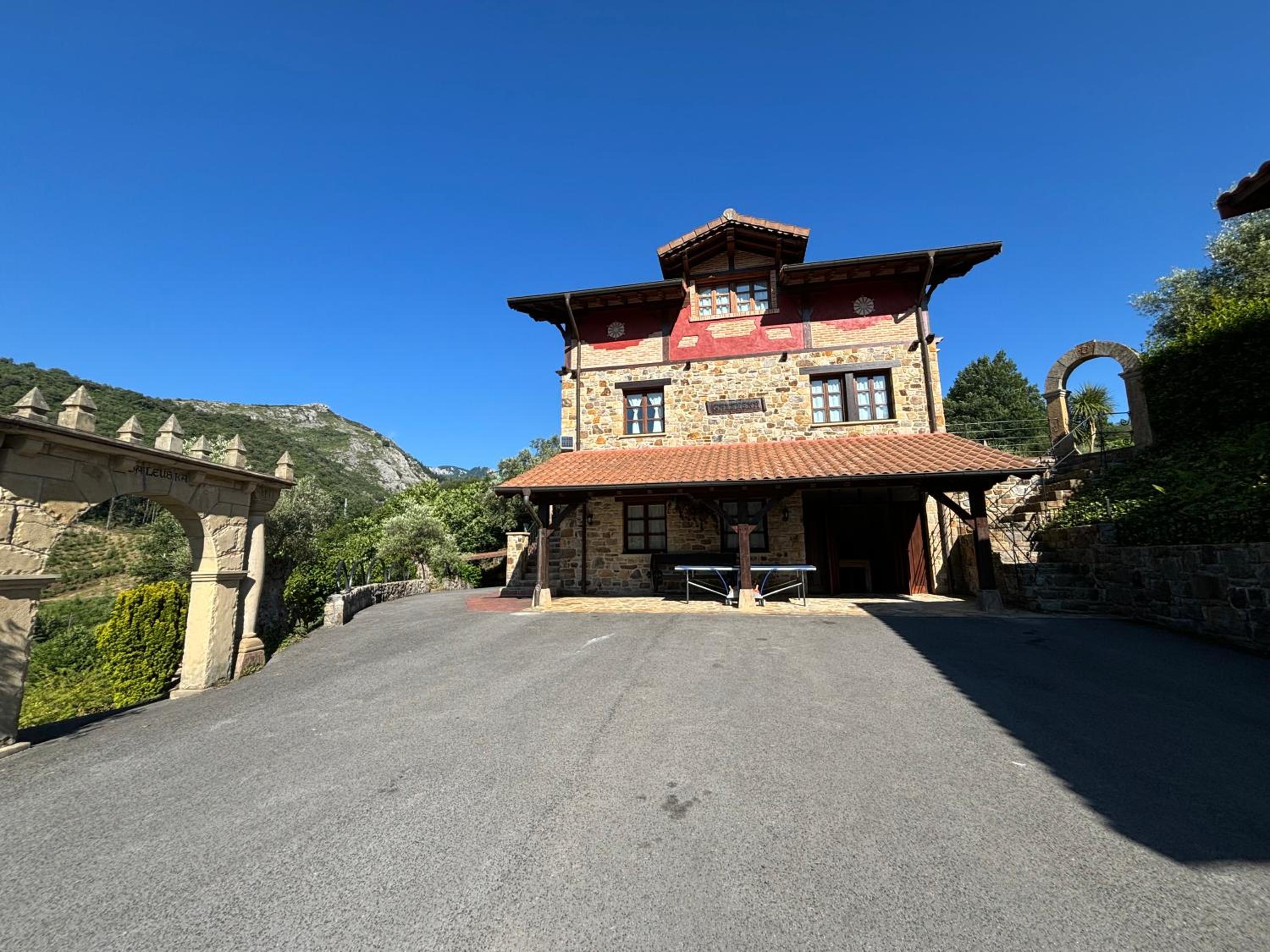 Vivienda turistica jardín con encanto y piscina
