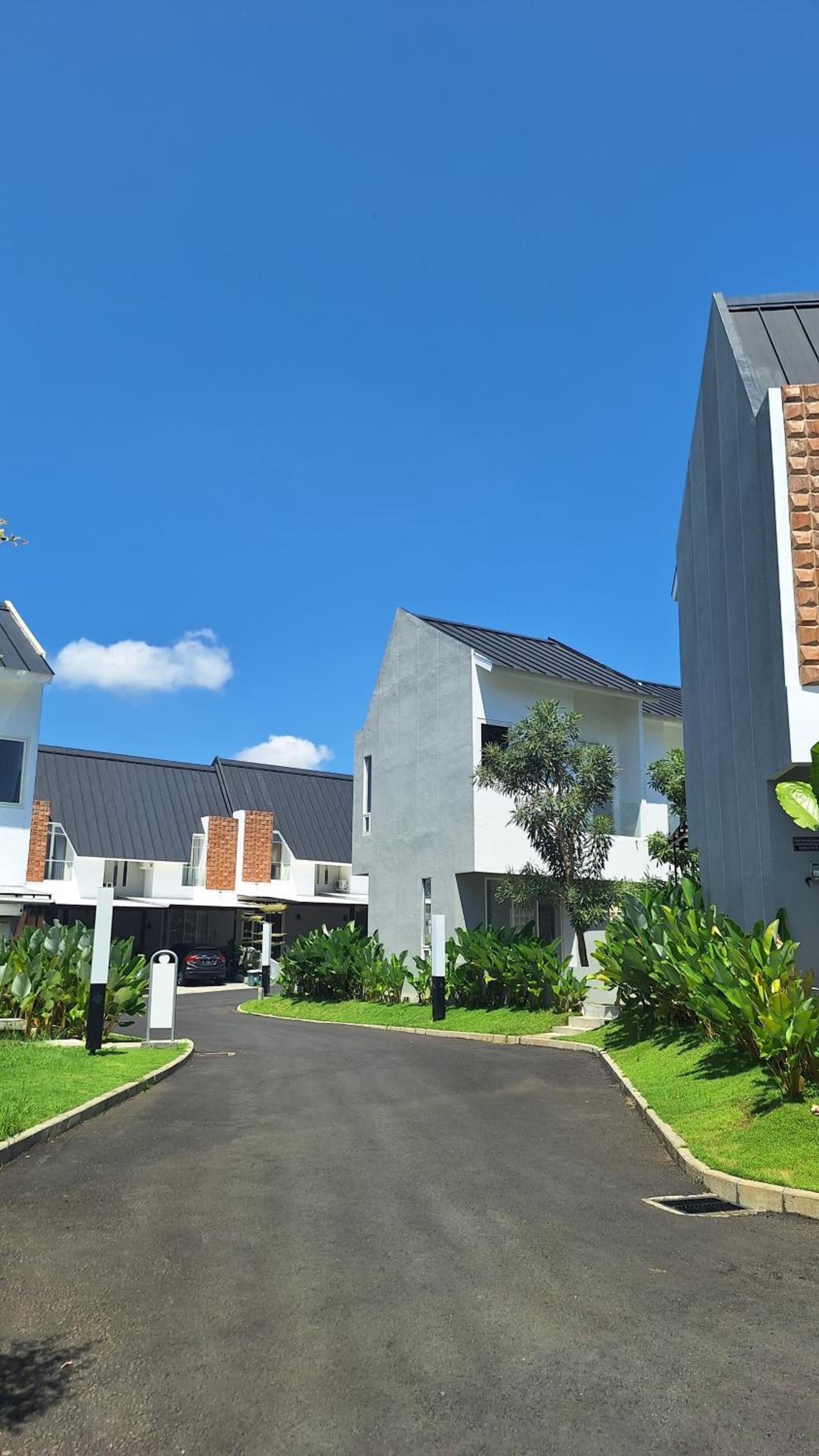 Tobacco Villa view 4